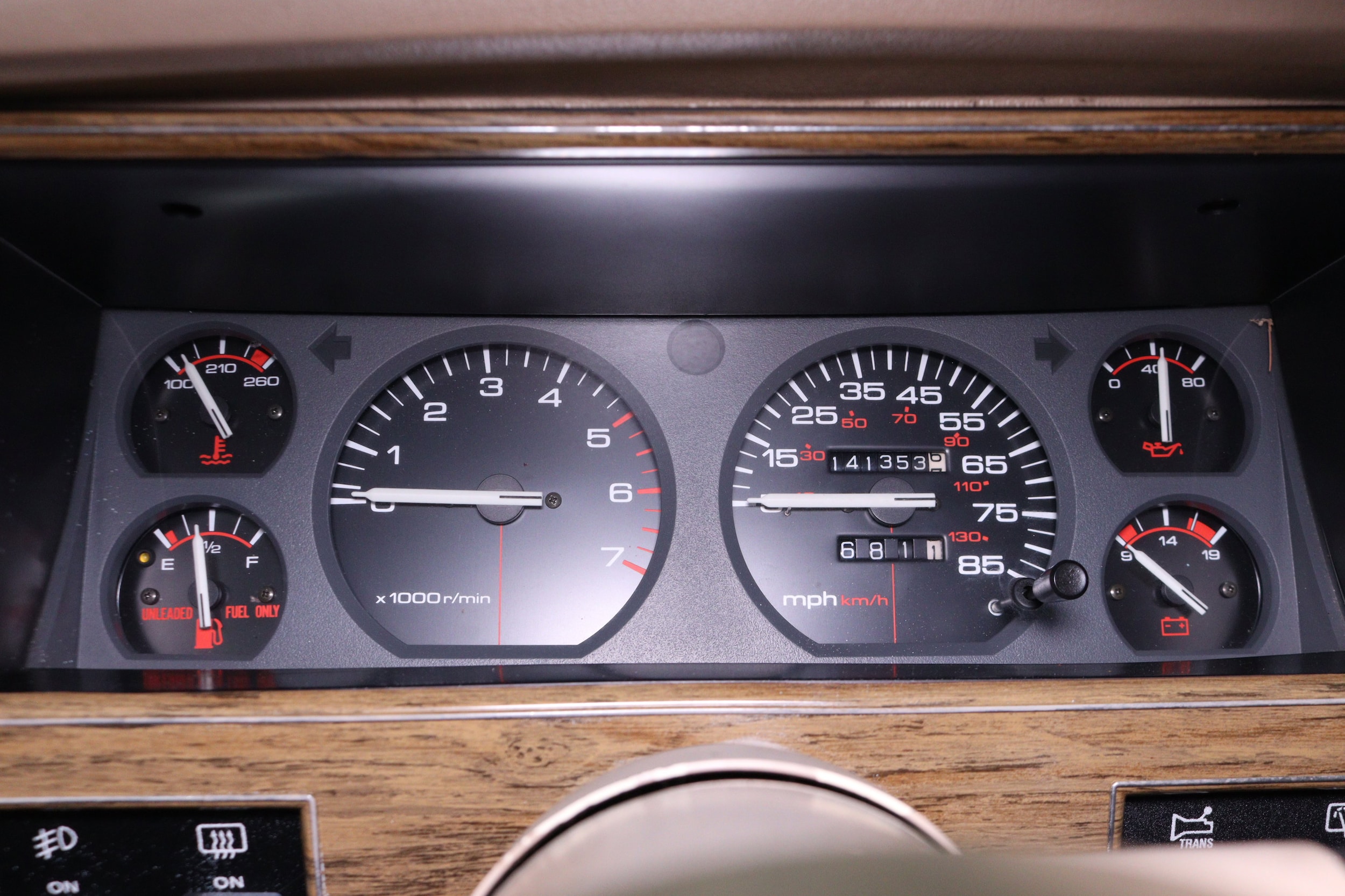 1989 Jeep Wagoneer Limited 11