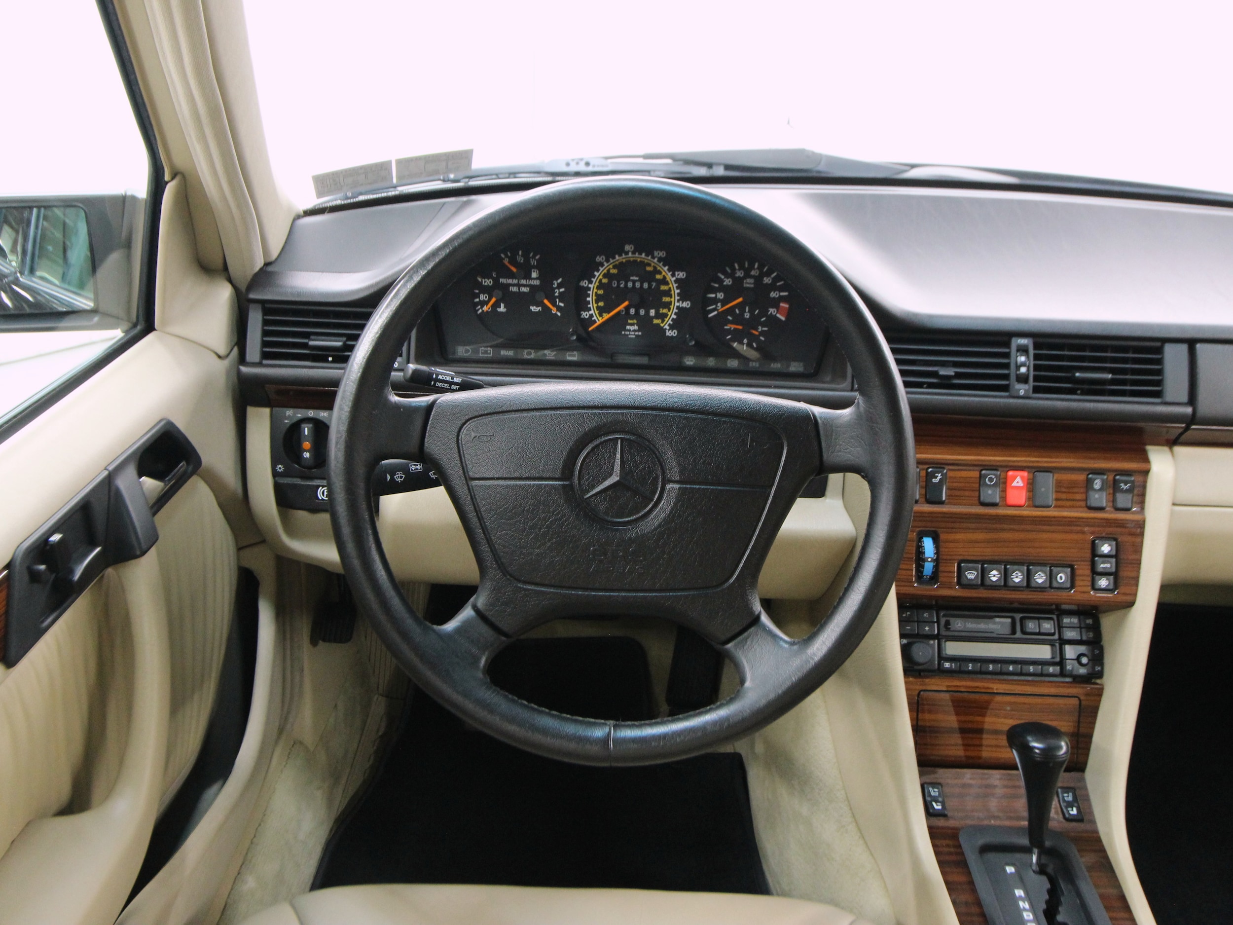 1994 Mercedes-Benz E320 10