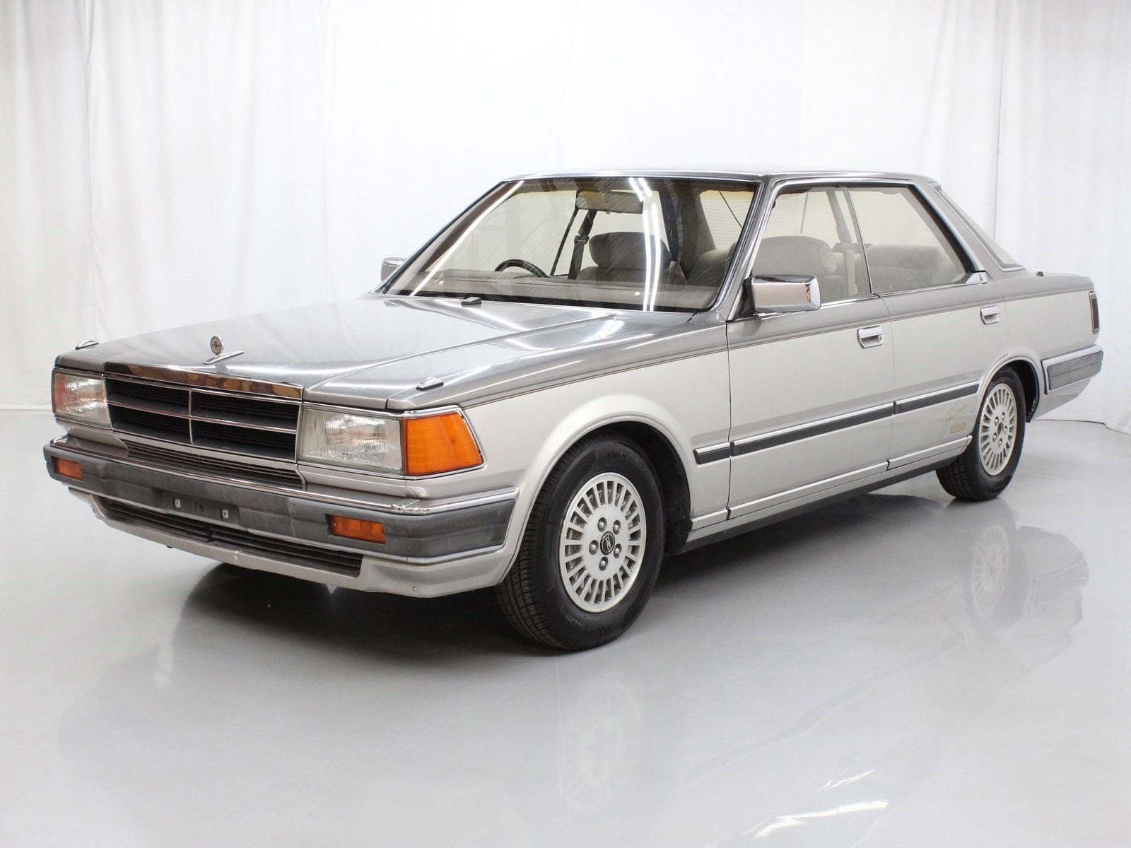 1983 Nissan Gloria 6