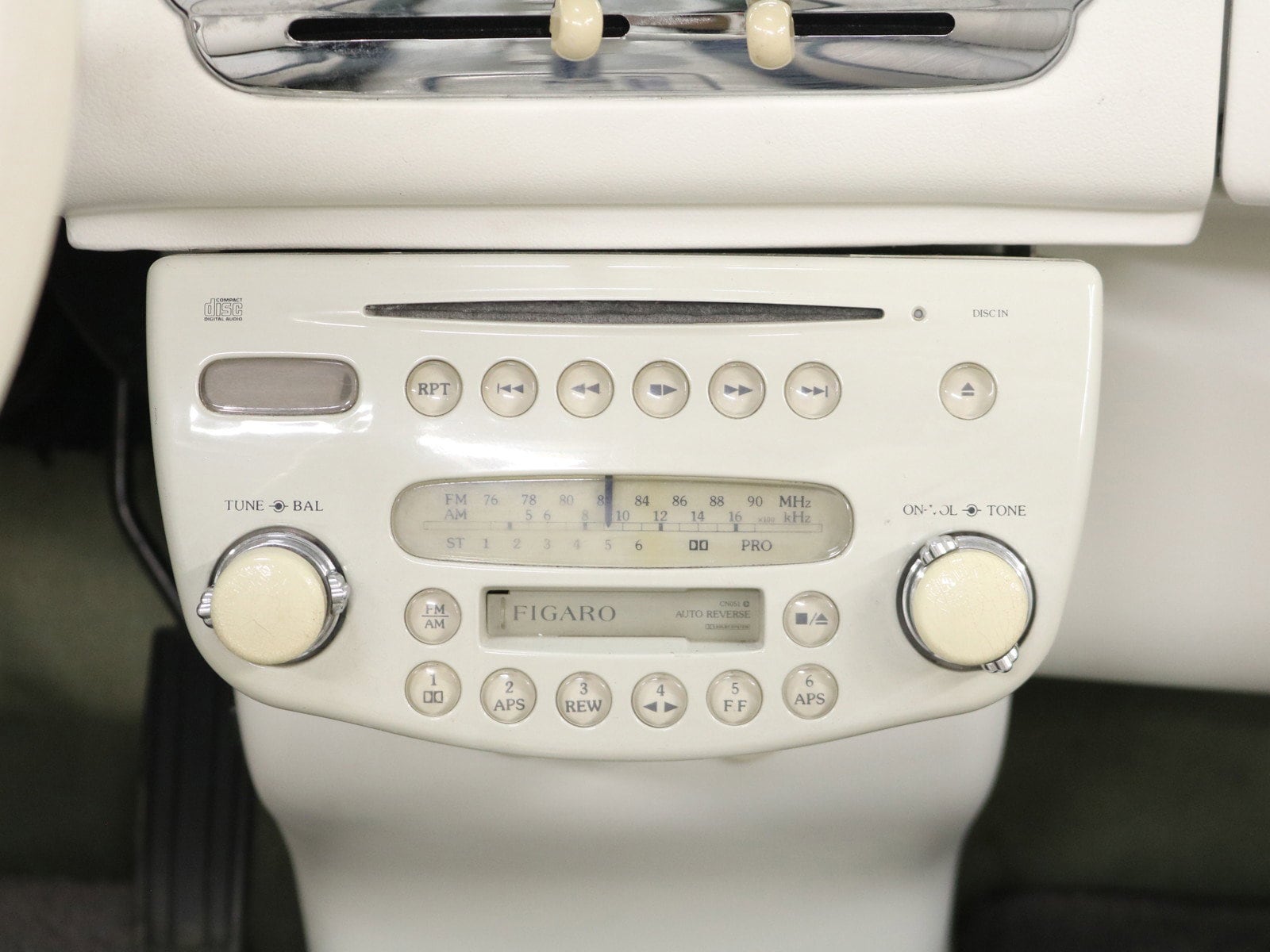 1992 Nissan Figaro 16