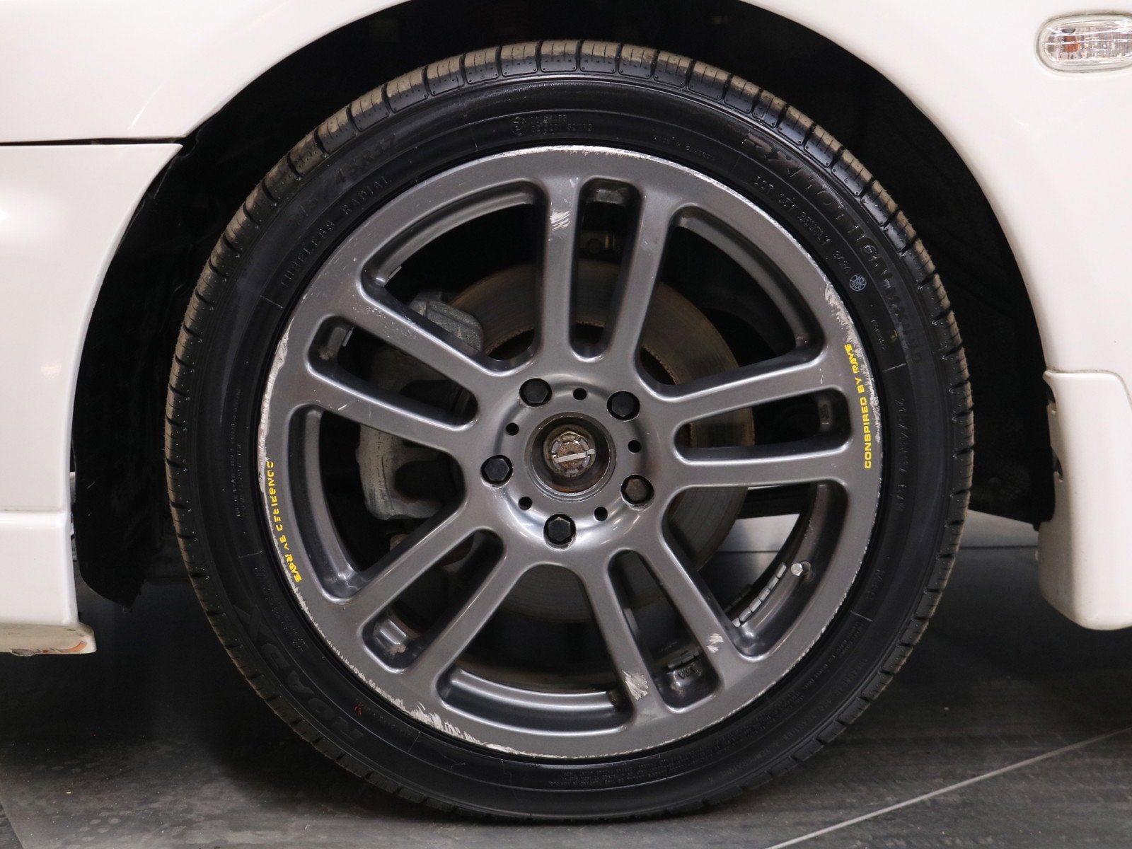 1998 Mitsubishi Legnum 32