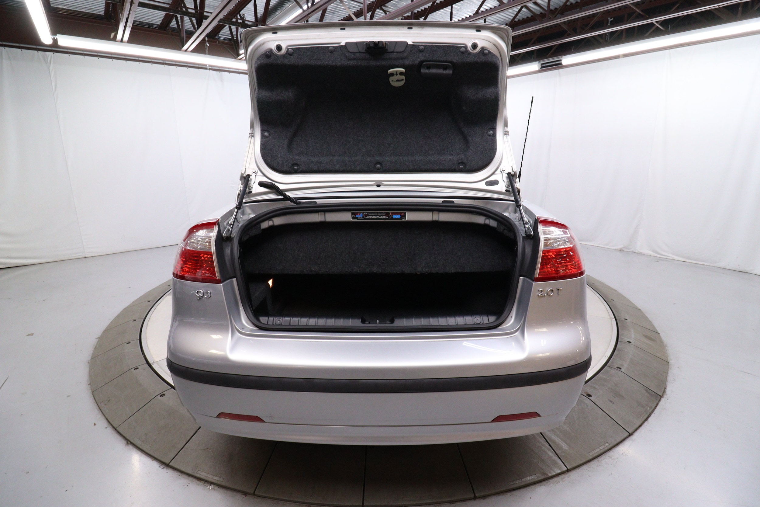 2004 Saab 2.0T 9-3 32