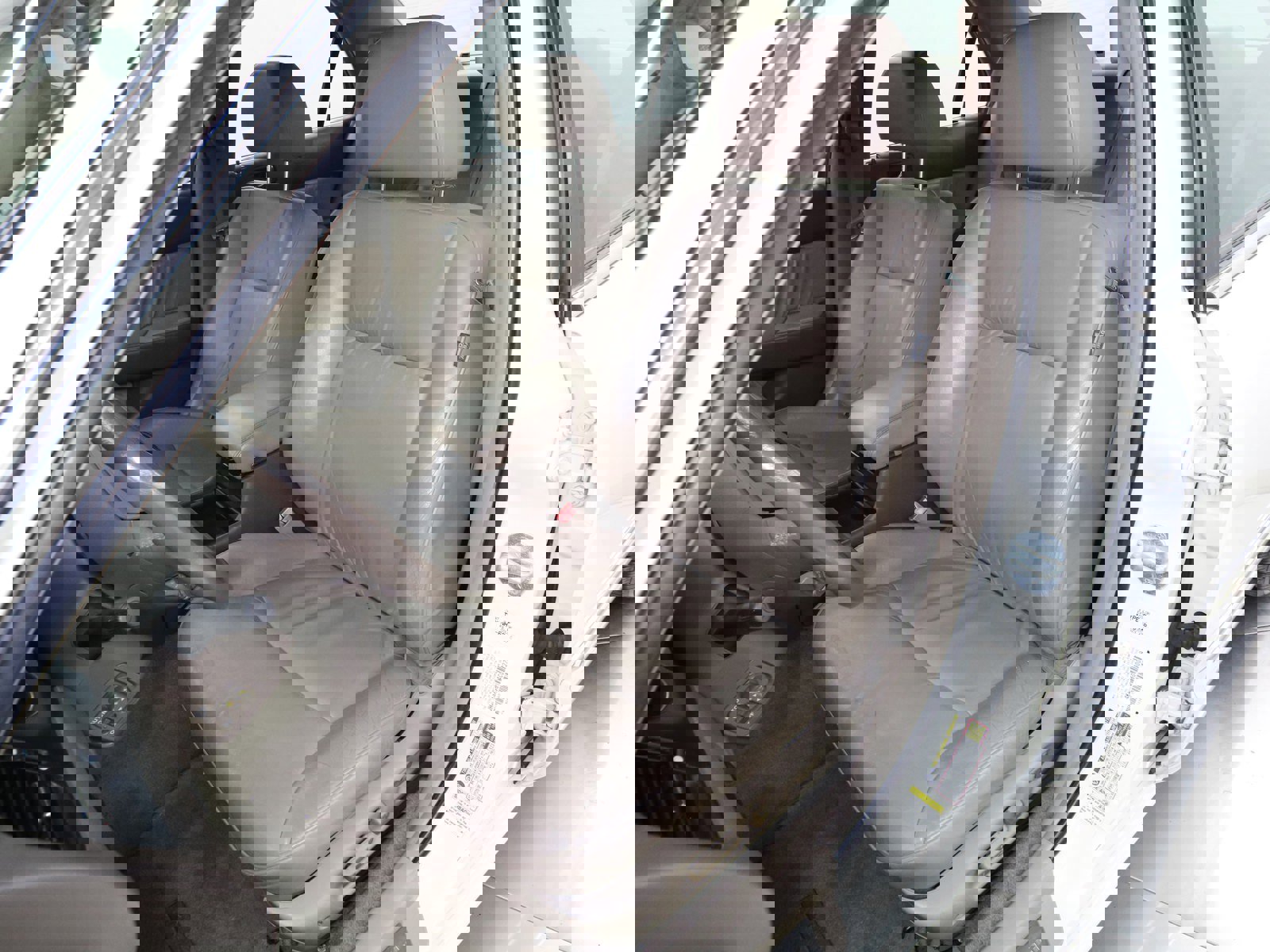 2004 Acura RL 16