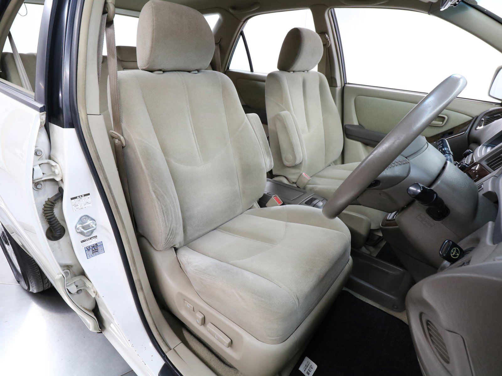 1998 Toyota Harrier 18