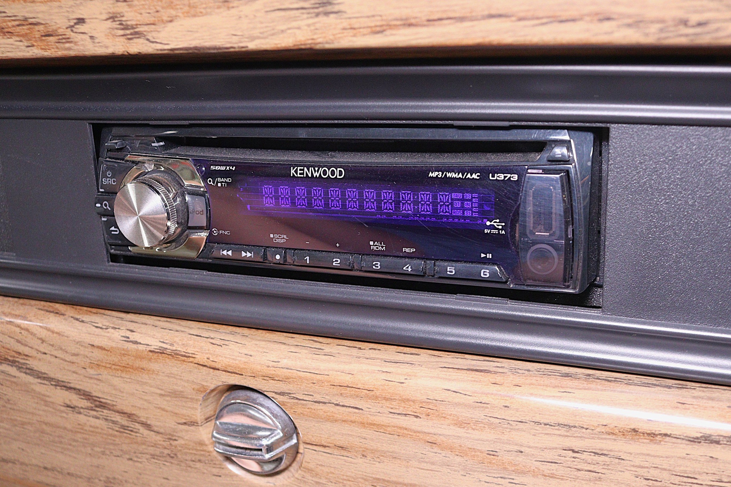 1997 Jeep Grand Wagoneer 14