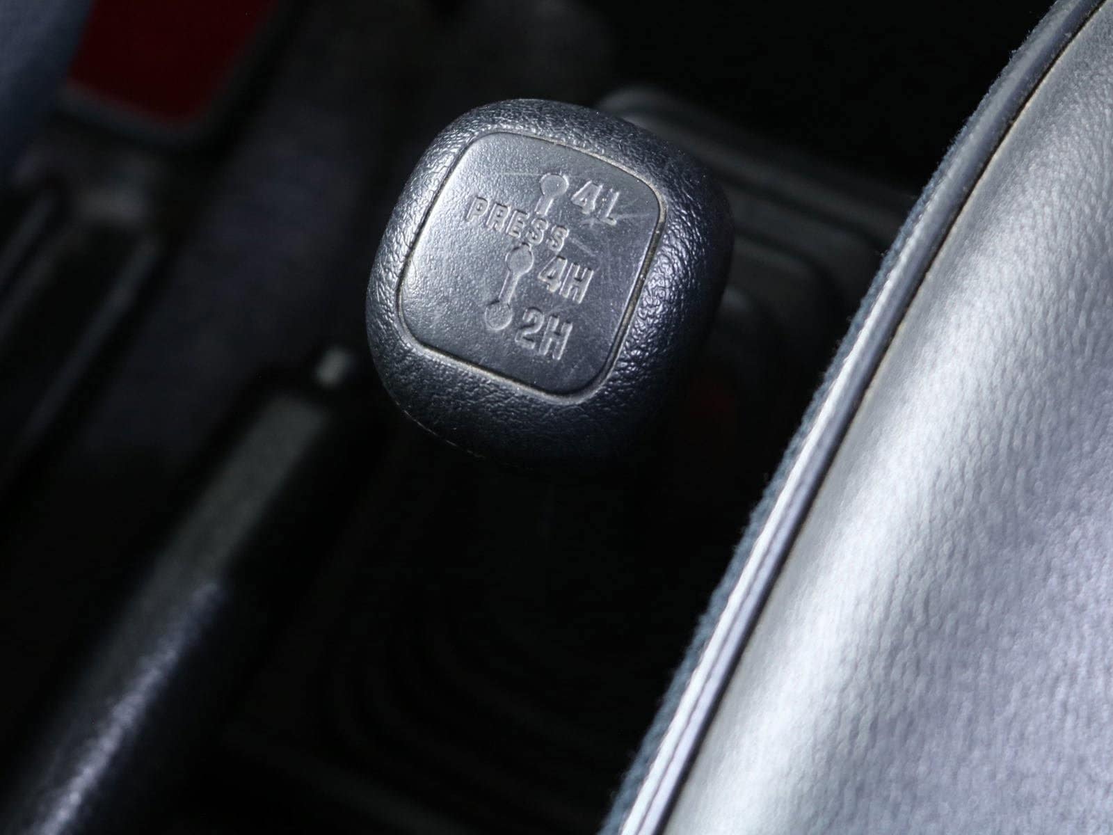 1998 Mitsubishi Pajero 14