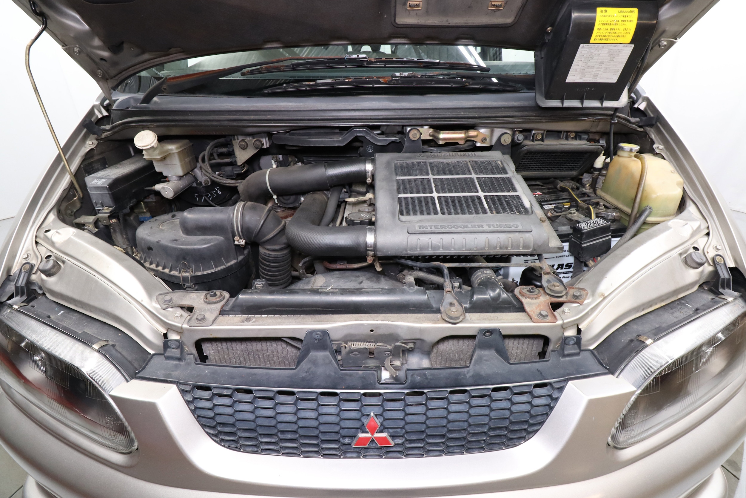 2000 Mitsubishi Delica 30