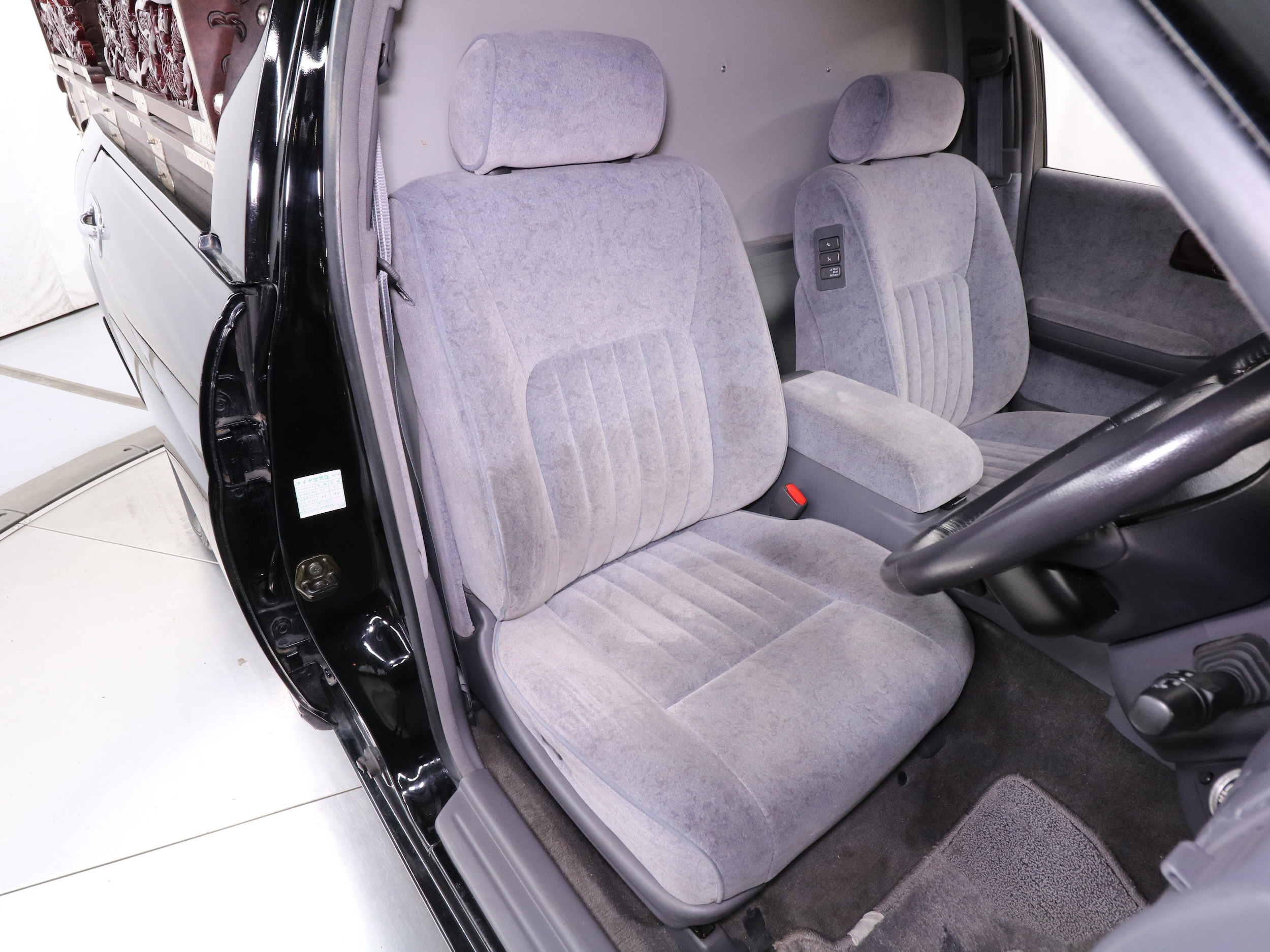 1995 Nissan Cima 18