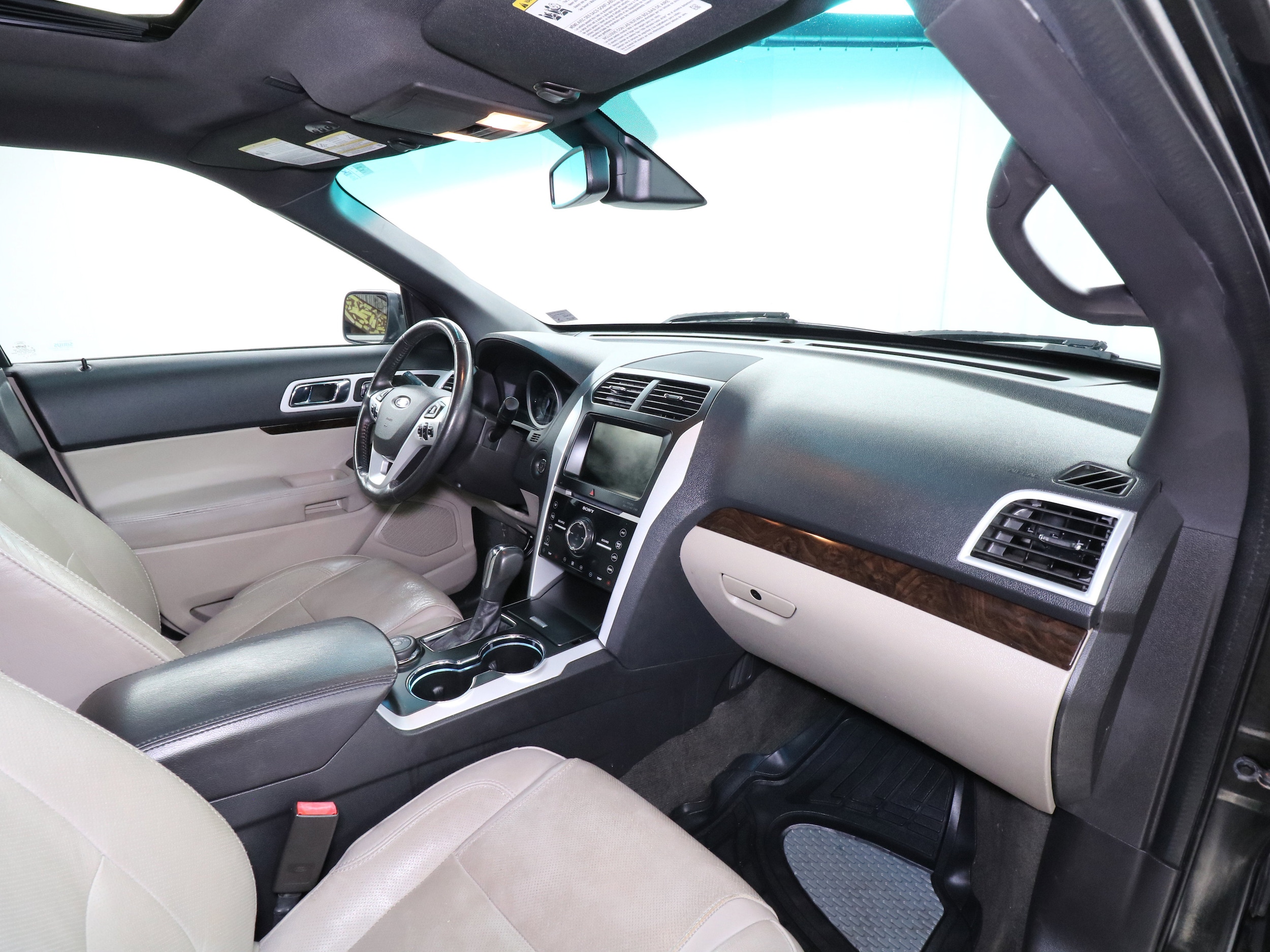 2015 Ford Explorer 15
