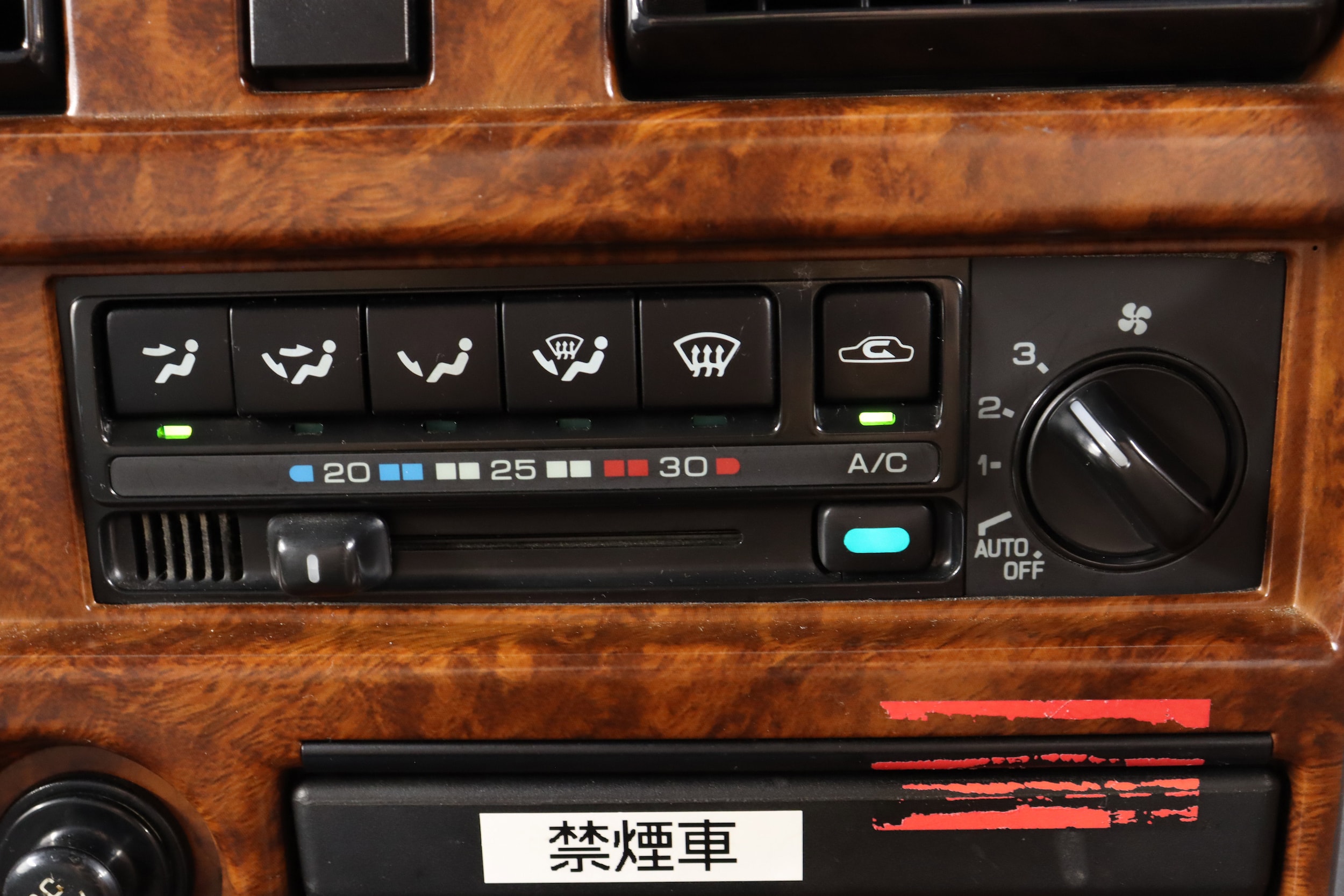 1995 Nissan Safari 14