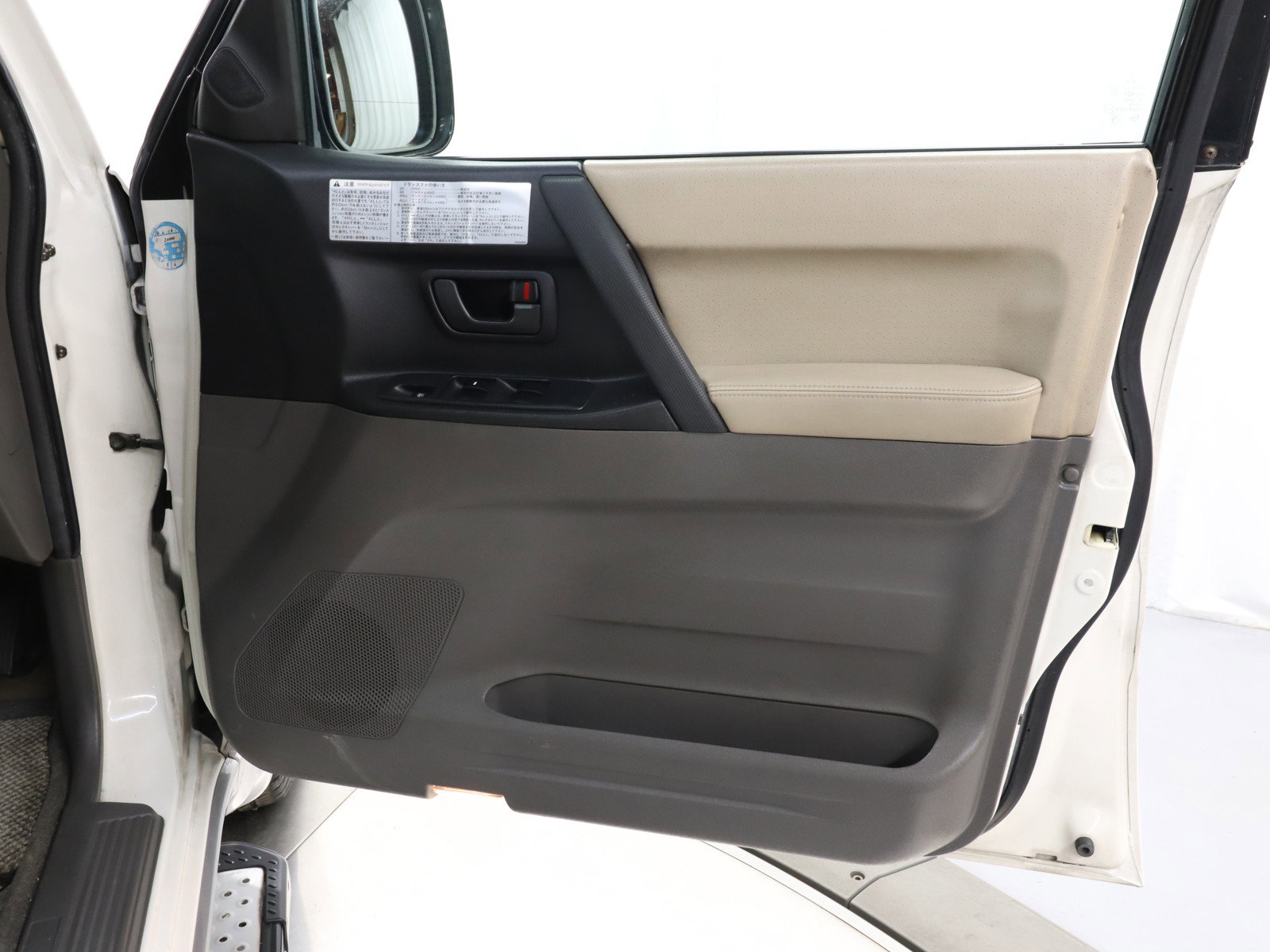1999 Mitsubishi Pajero 22
