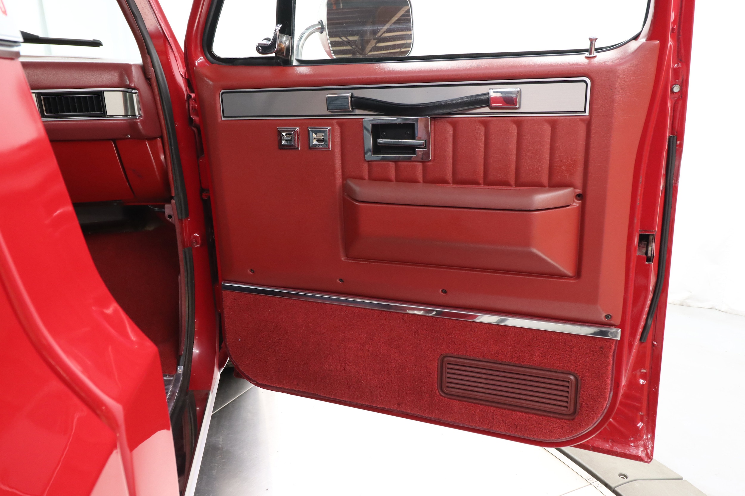 1983 GMC Sierra 21