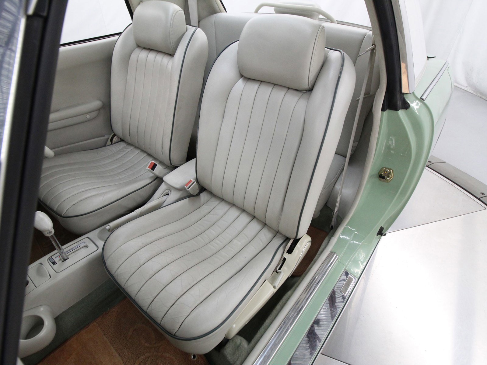 1991 Nissan Figaro 23