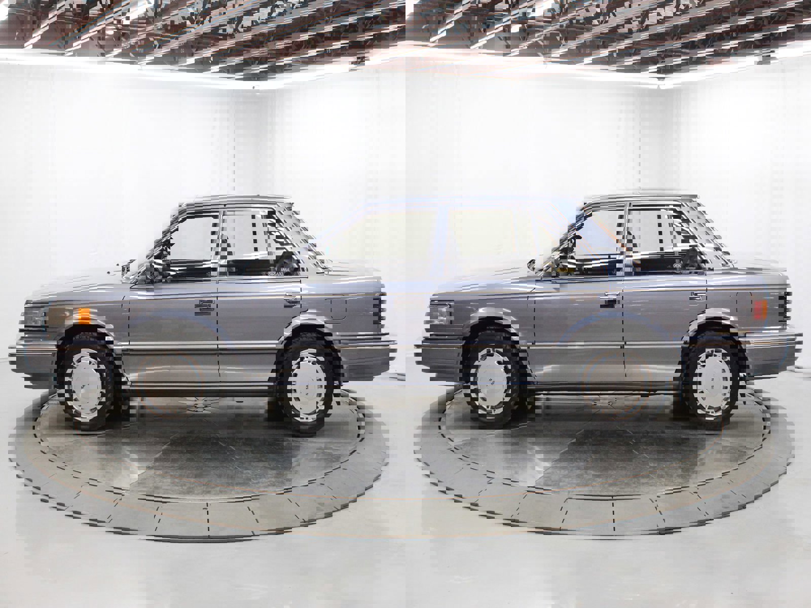 1987 Nissan Maxima photo 4