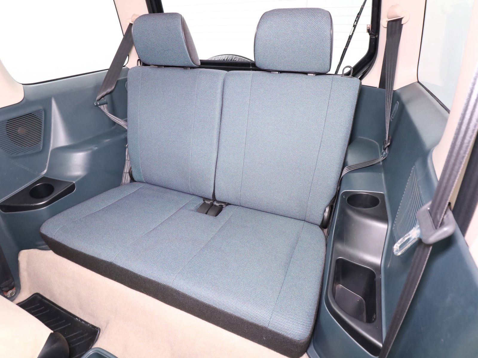 1999 Mitsubishi Pajero 22