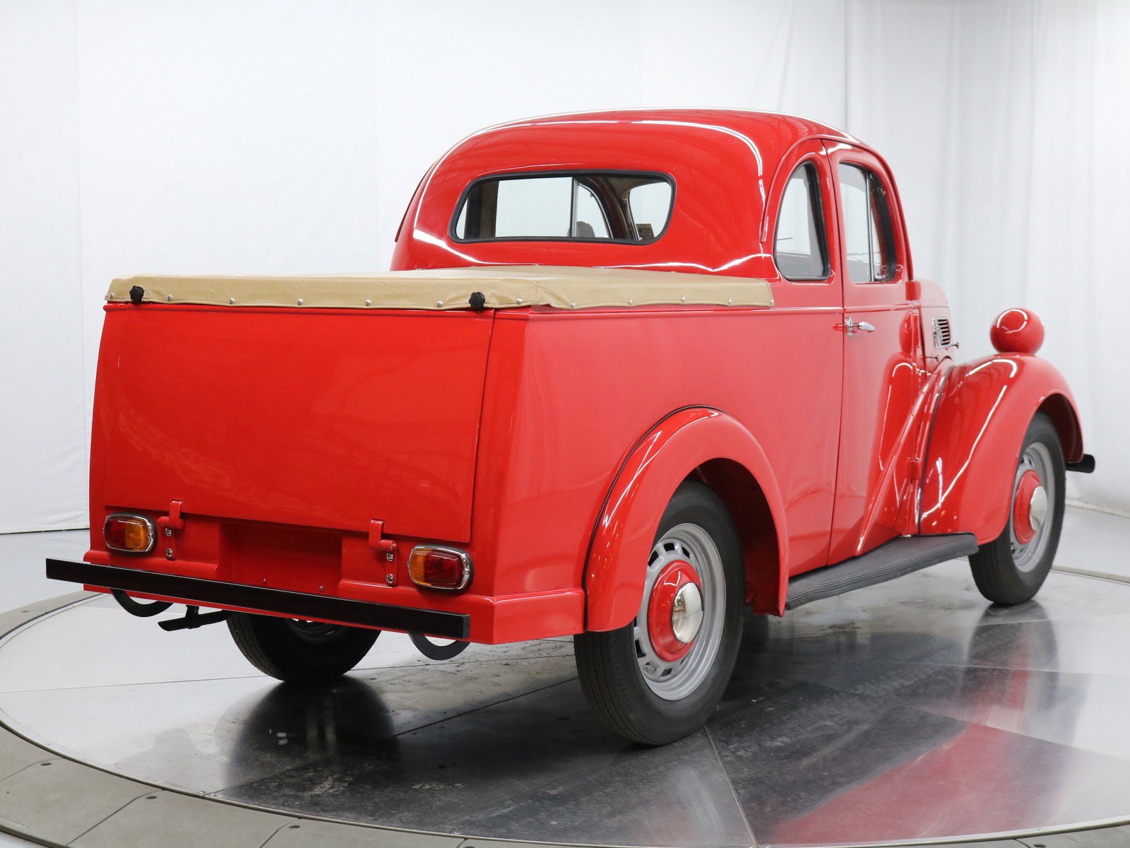 1950 Ford Anglia 9