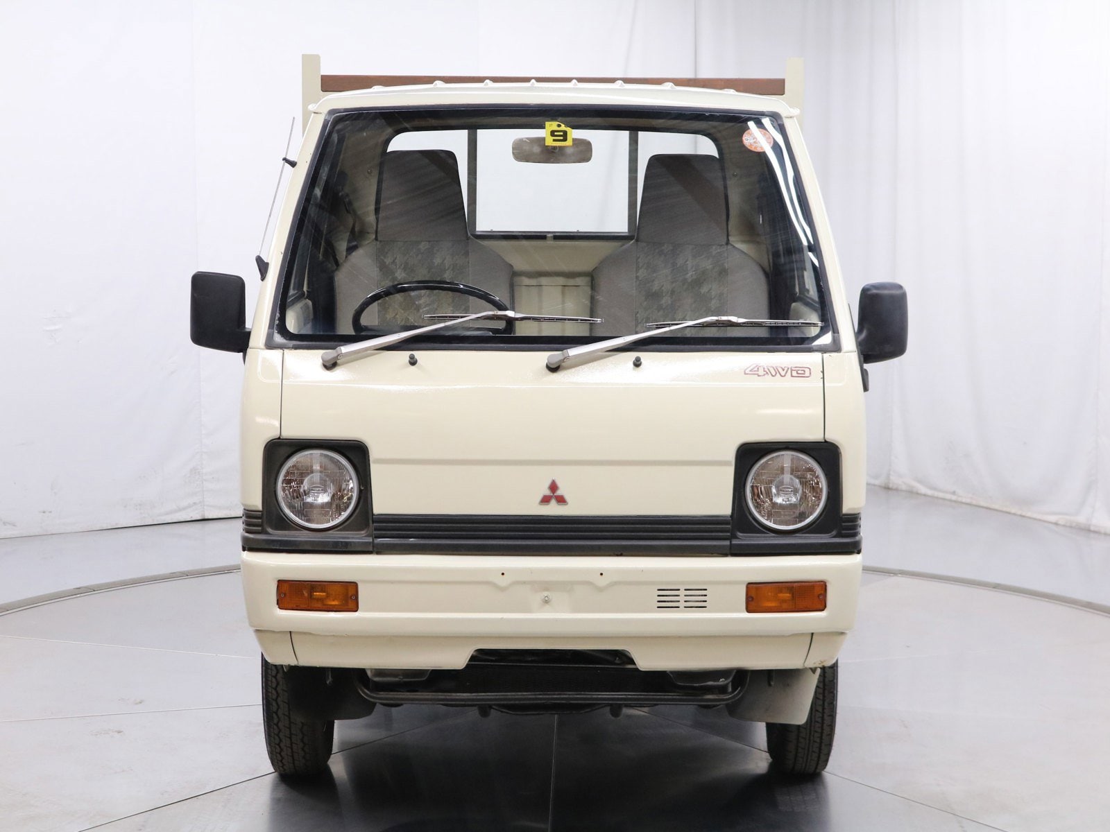 1989 Mitsubishi Minicab 2