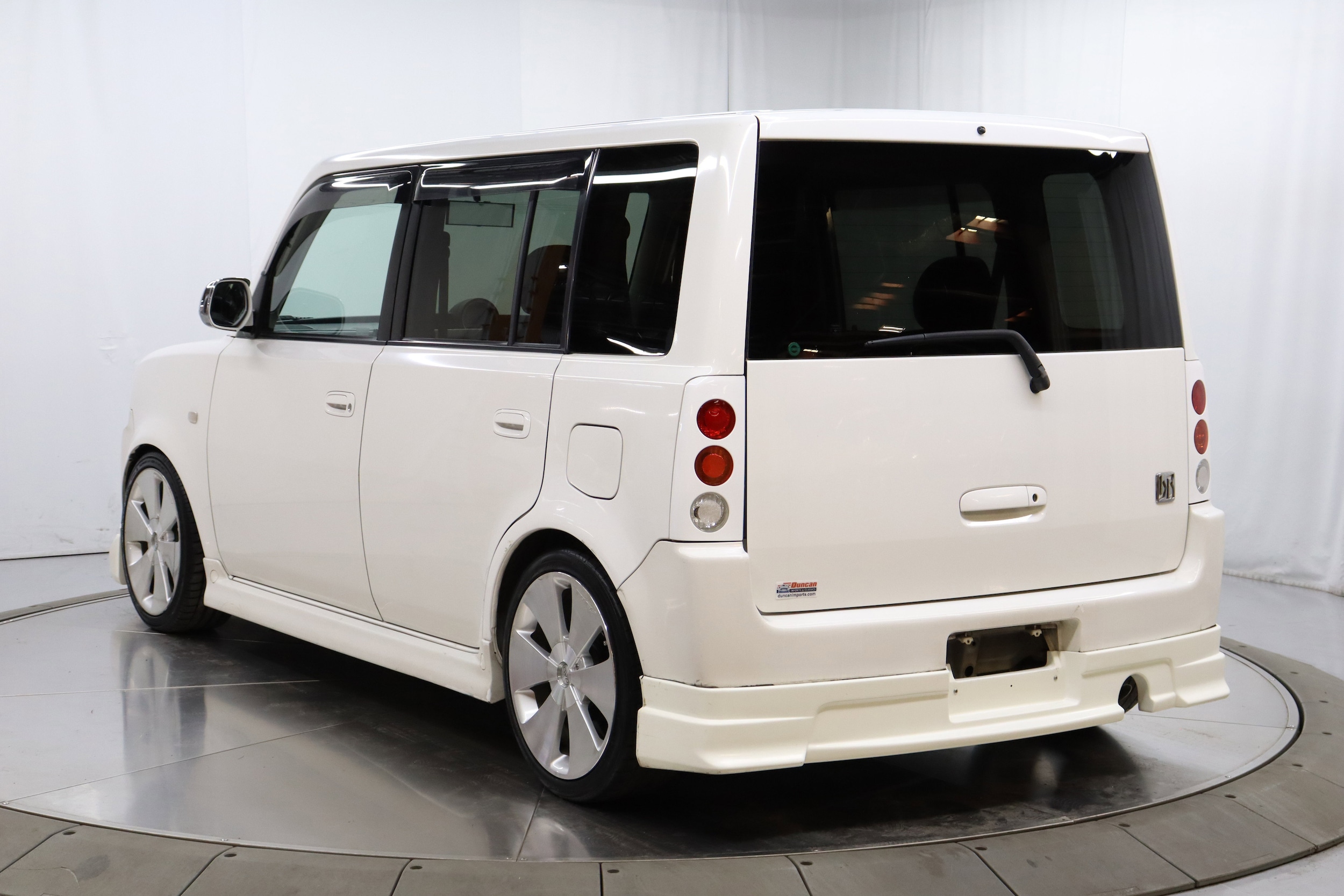 2000 Toyota bB 5