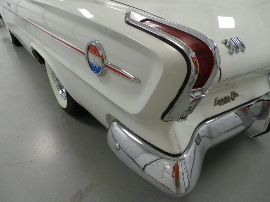 1962 Chrysler 300 38