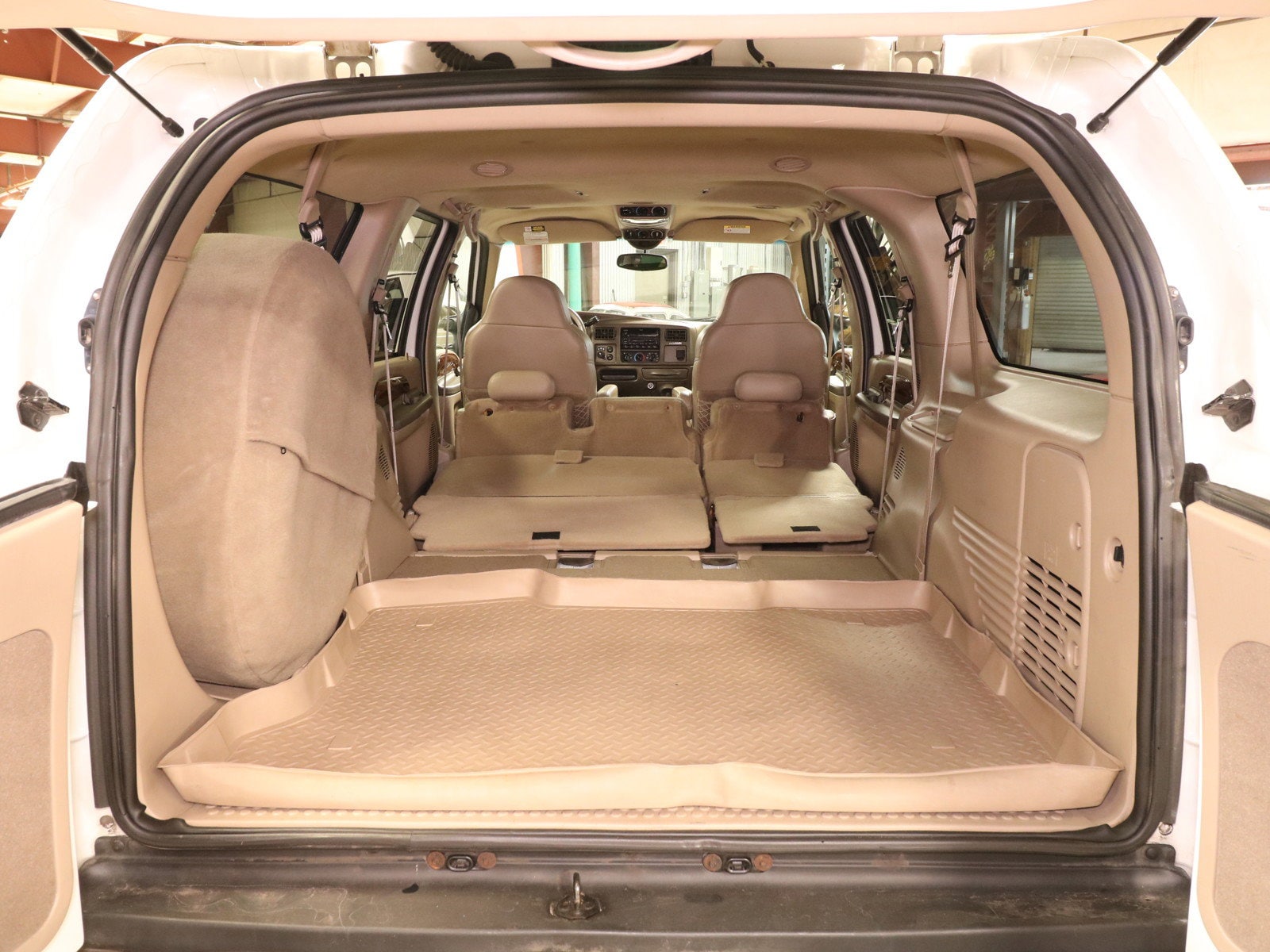 2000 Ford Excursion 30