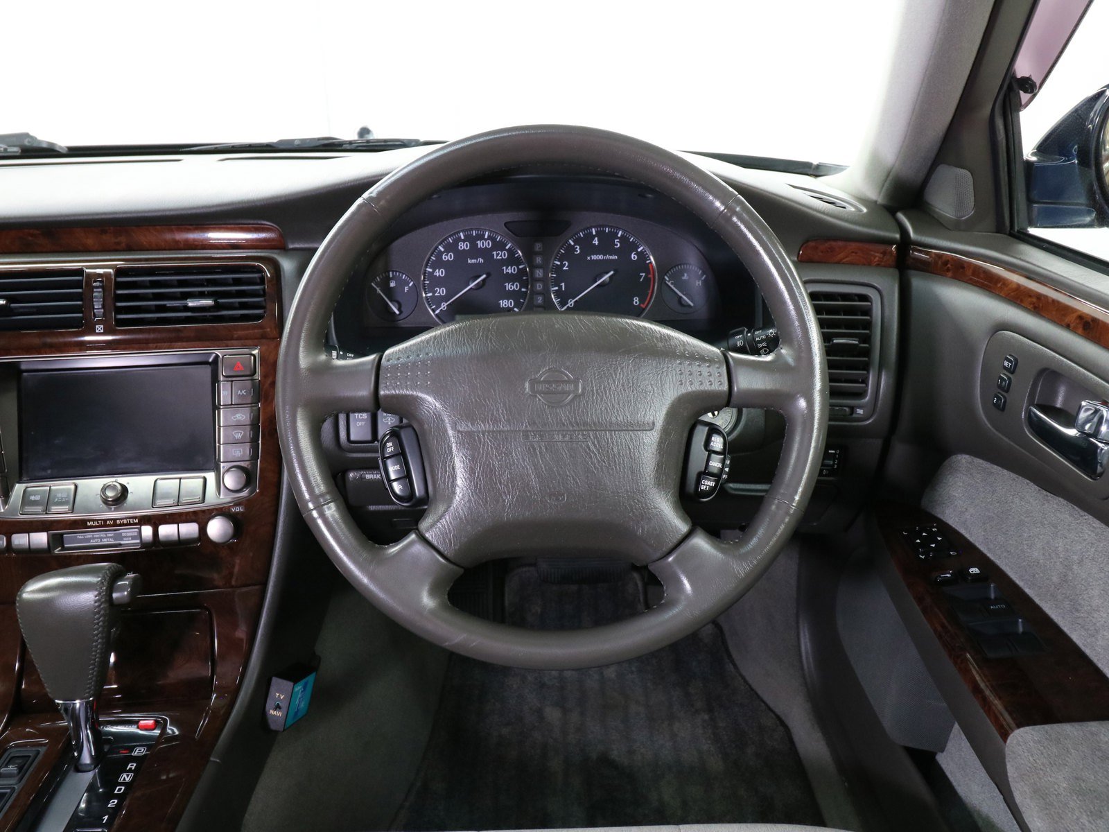 1998 Nissan Cima 12