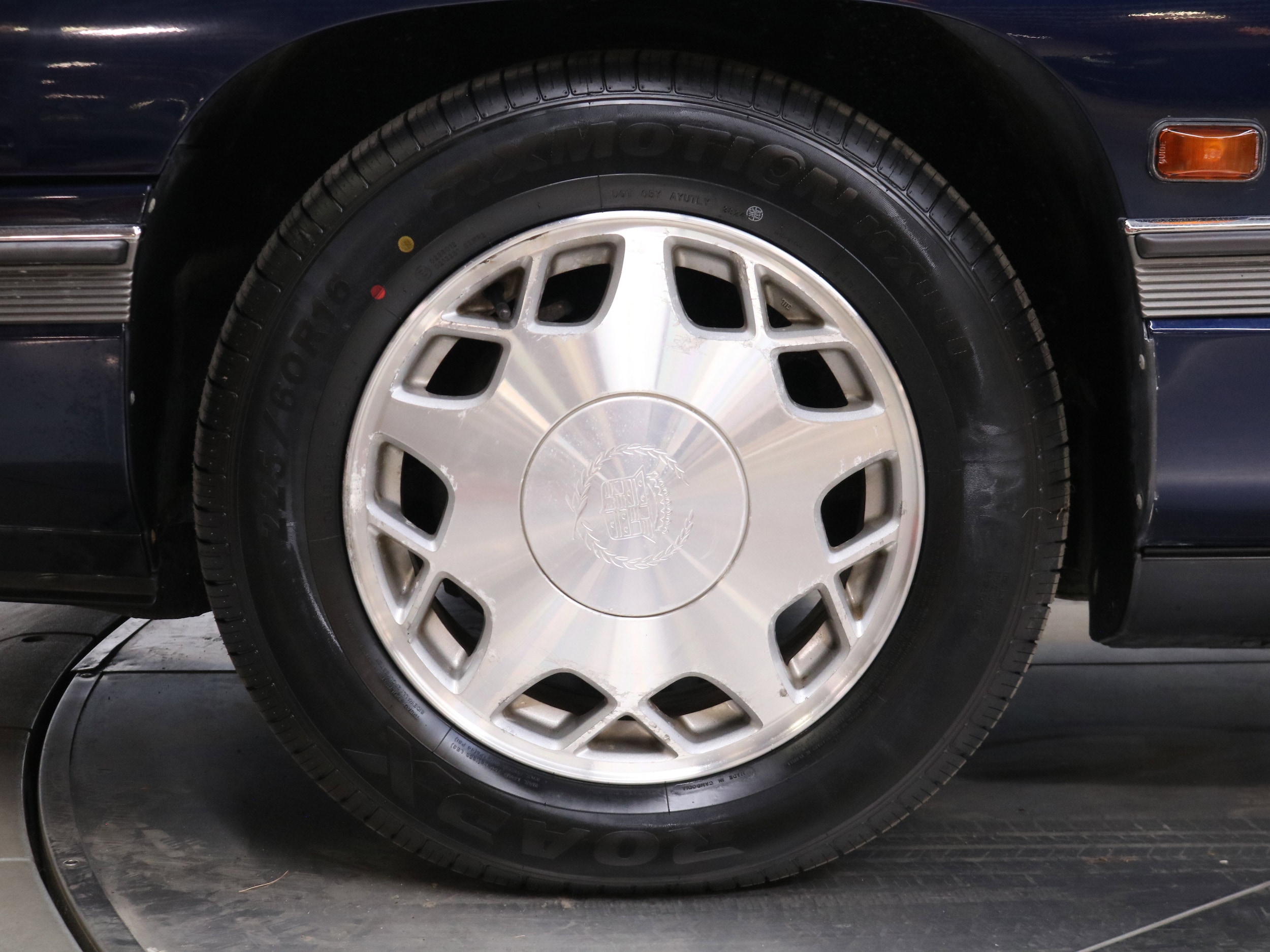 1996 Cadillac Concours 32