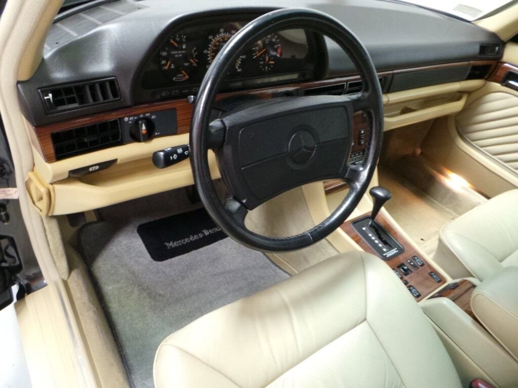 1991 Mercedes-Benz 300 SEL 10