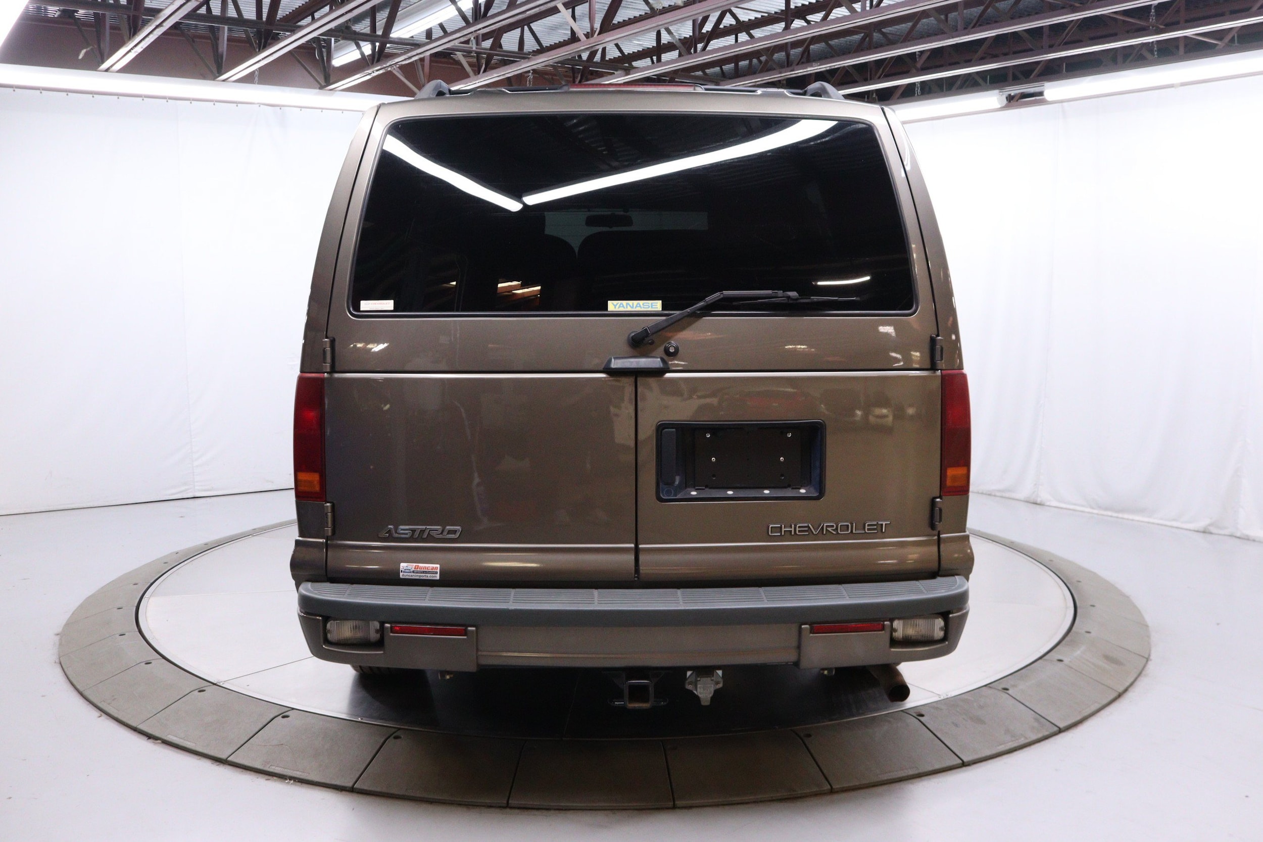 2000 Chevrolet Astro LT 6