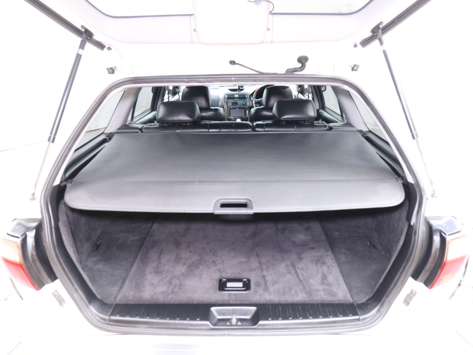 1998 Mitsubishi Legnum 28