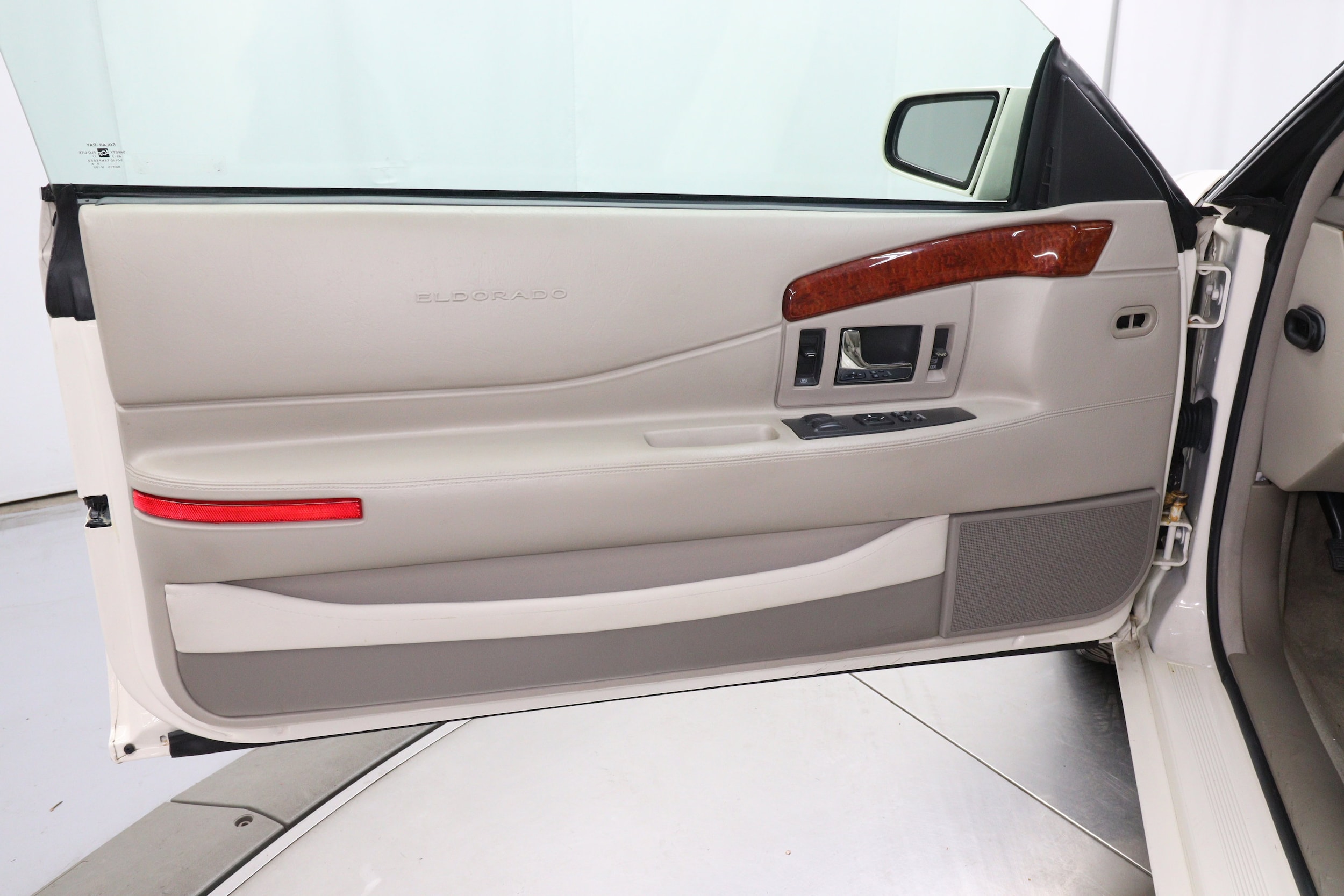 2002 Cadillac Eldorado 22