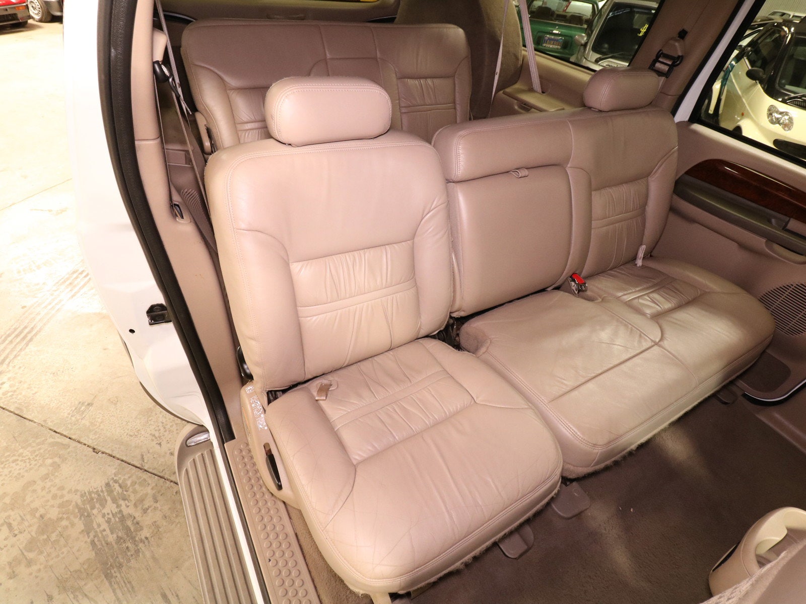 2000 Ford Excursion 17