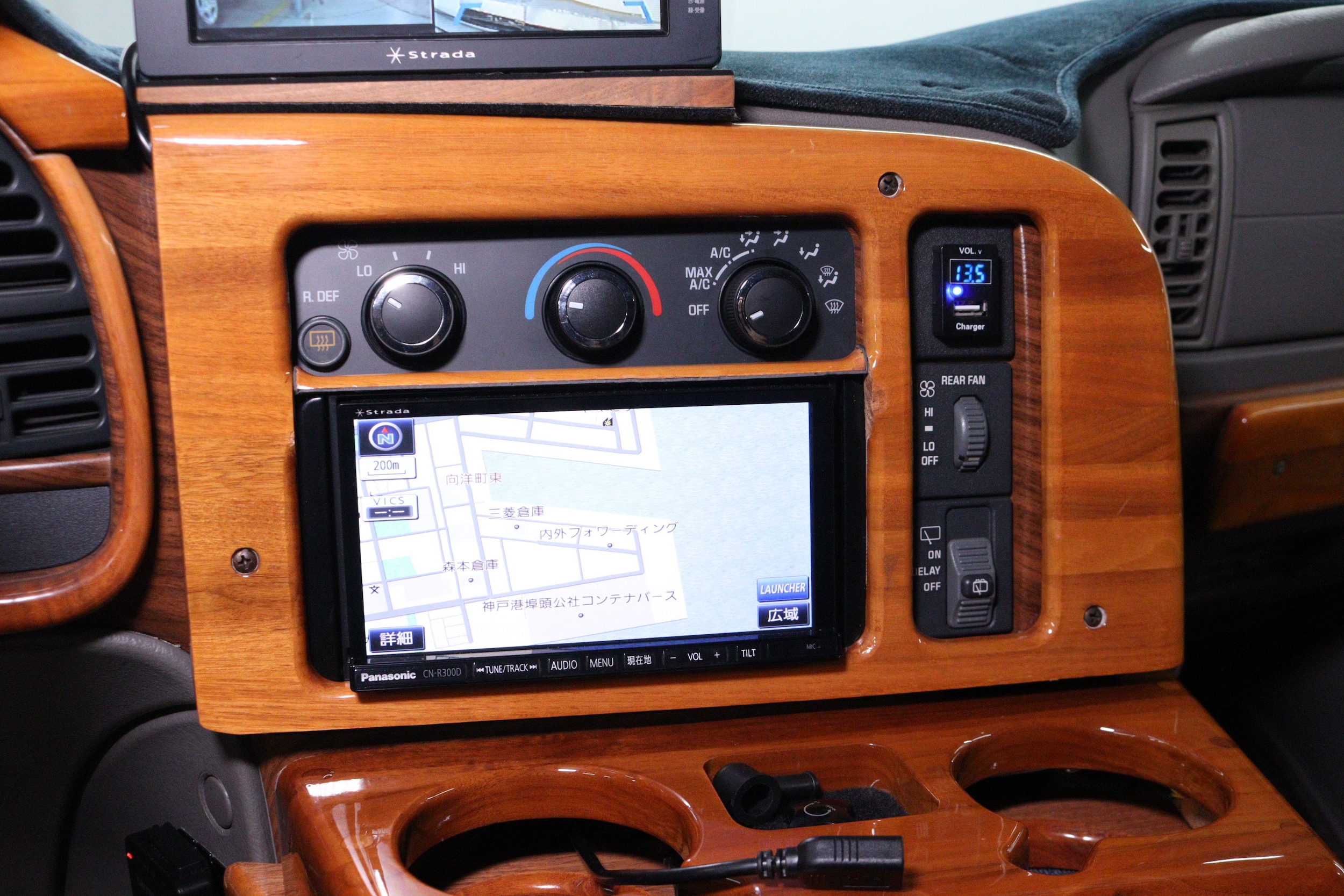 2001 Chevrolet Astro Cargo Van 14