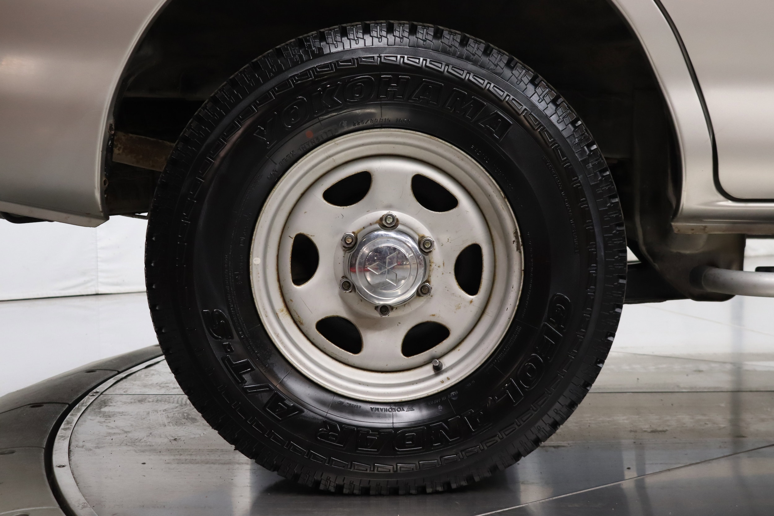 2000 Mitsubishi Delica 36
