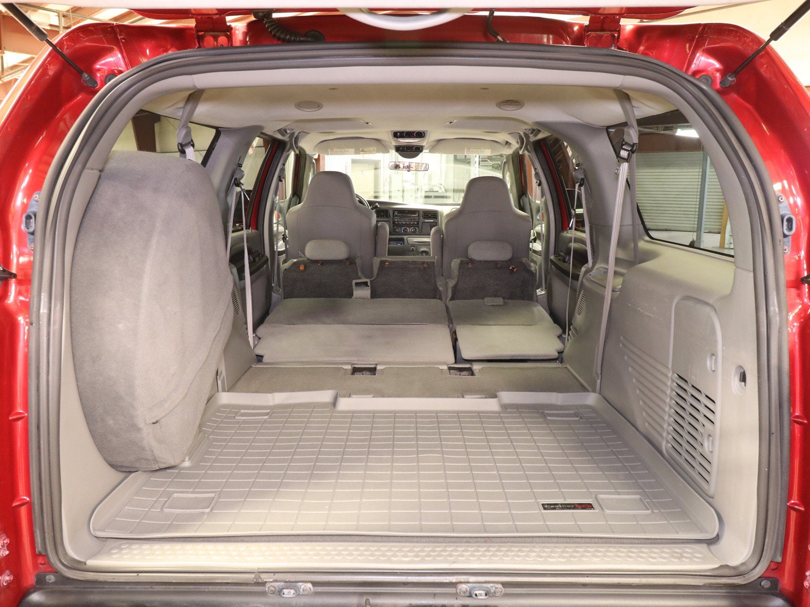 2005 Ford Excursion 30