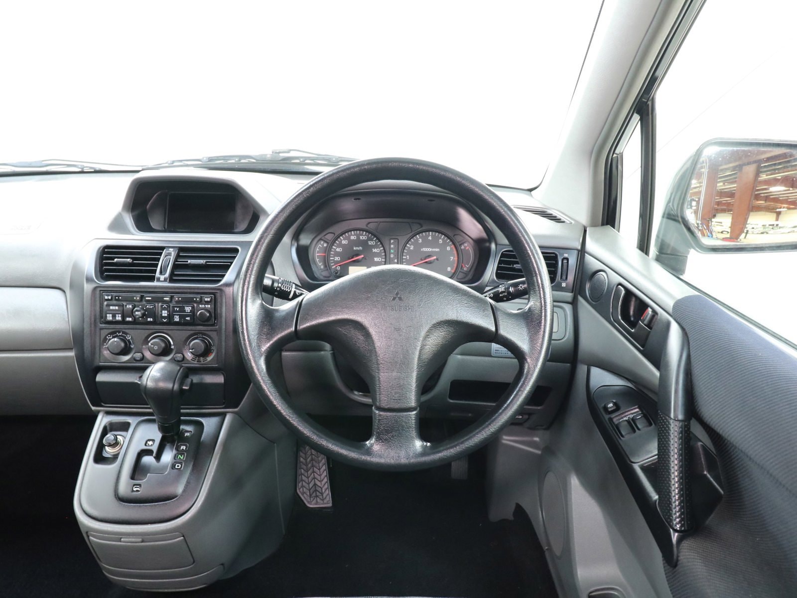 1998 Mitsubishi RVR Sports Gear 10