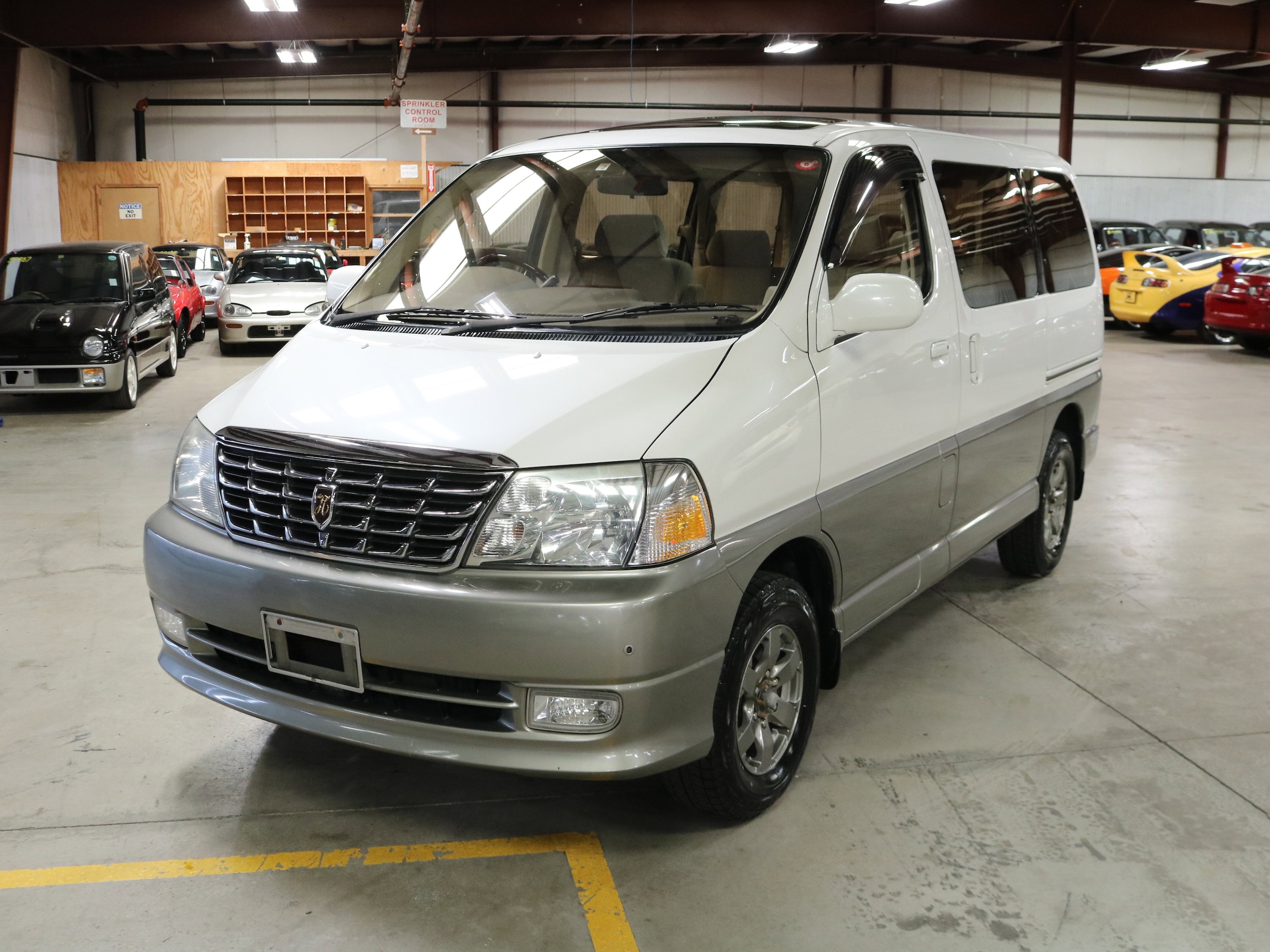 2000 Toyota Grand Hiace 2