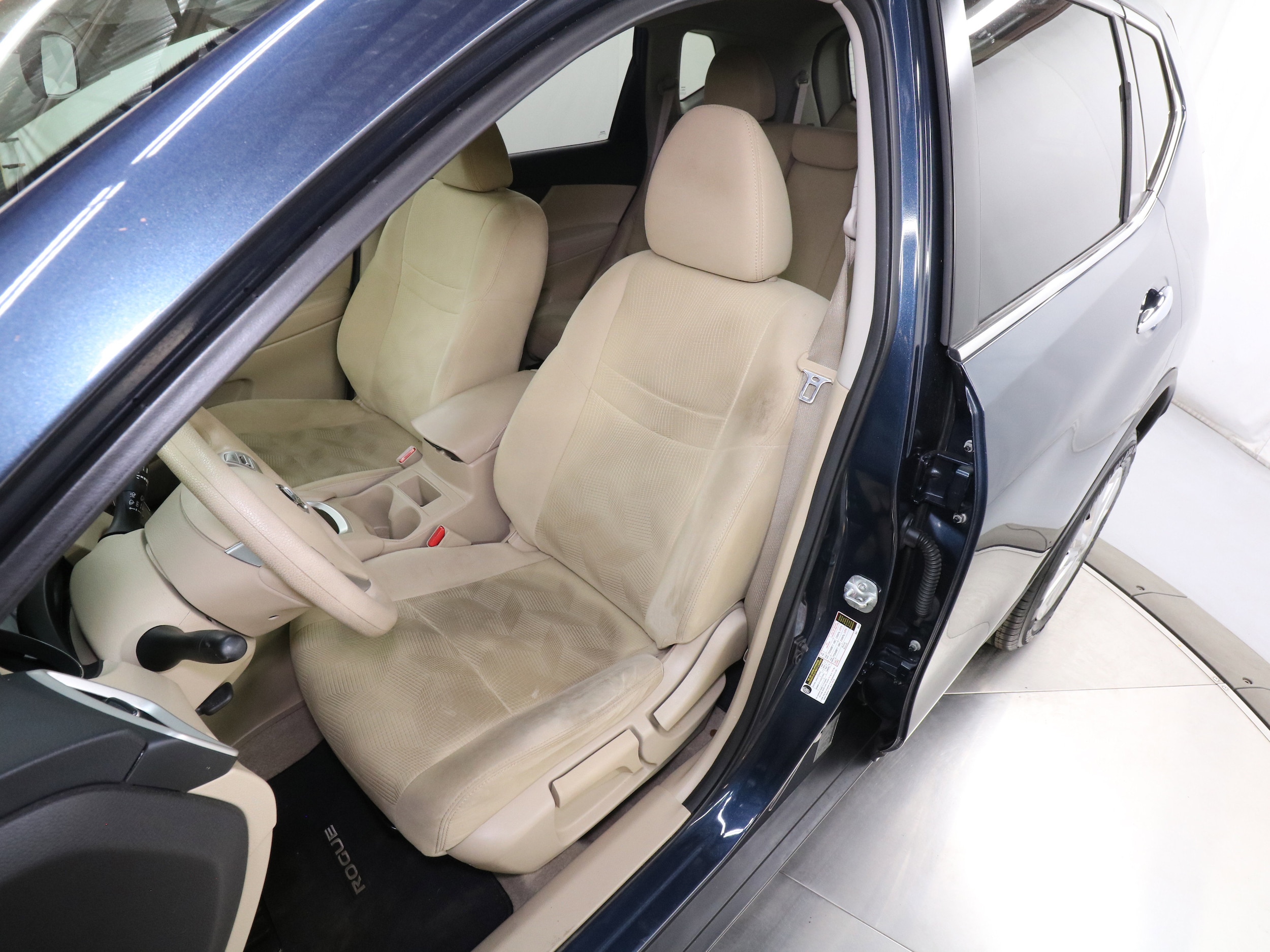 2015 Nissan Rogue 17
