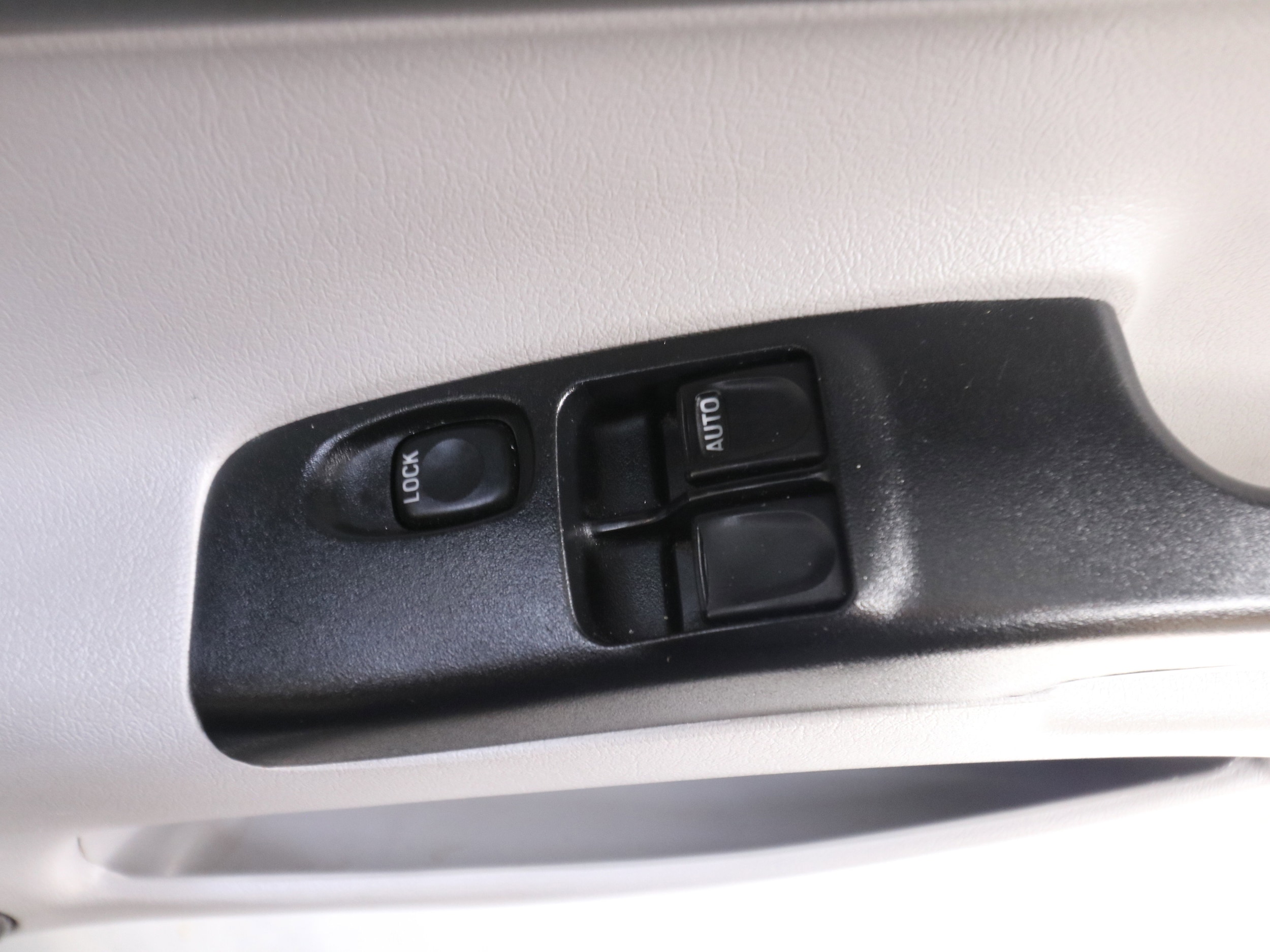 1997 Isuzu Vehicross 63
