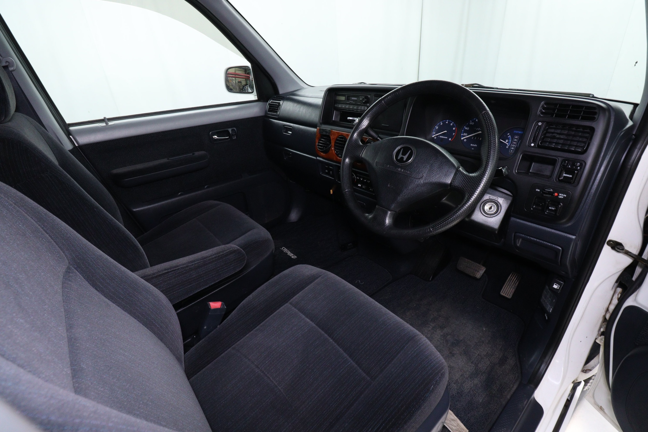1999 Honda Stepwgn 9