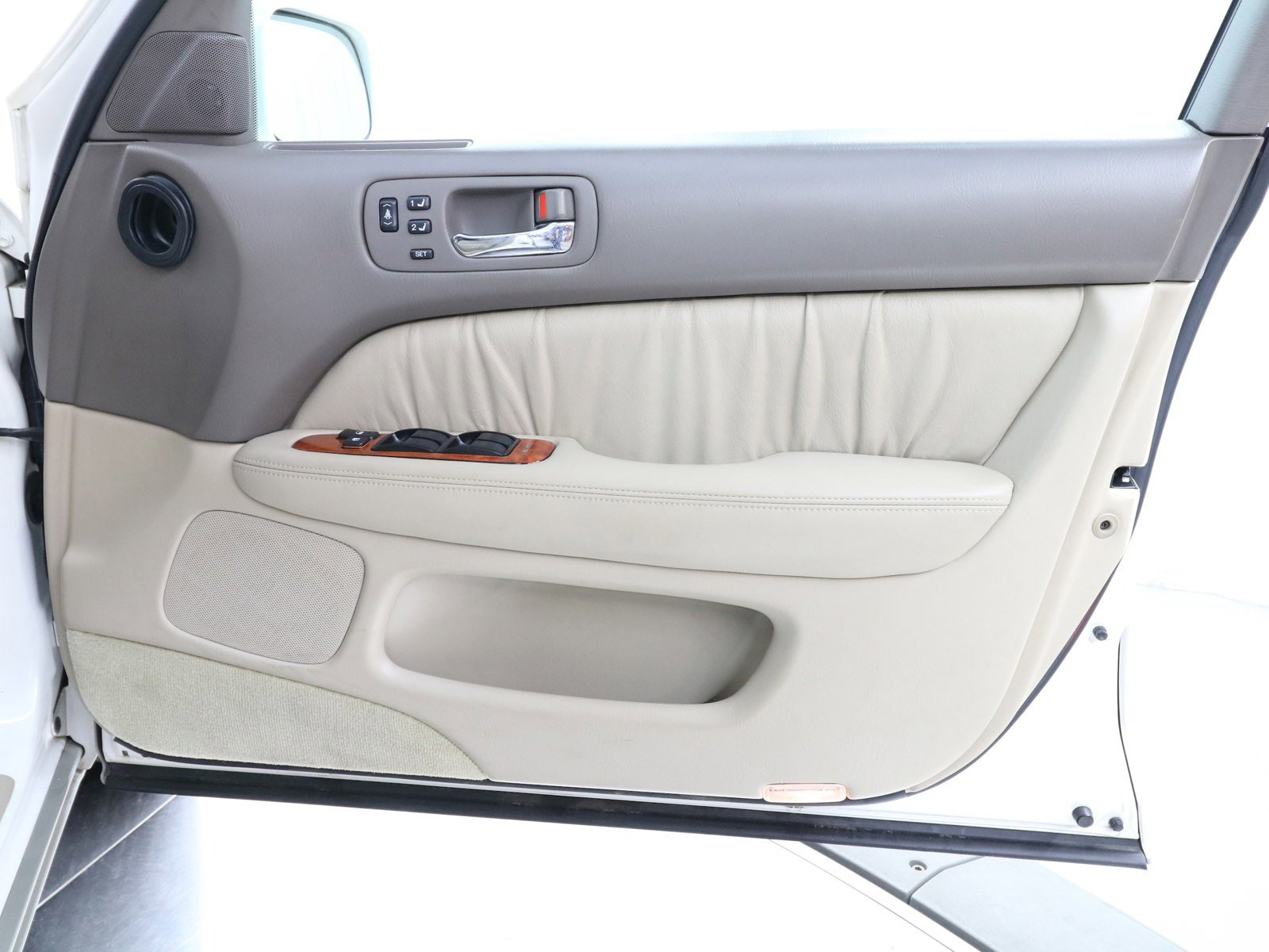 1998 Toyota Celsior 19