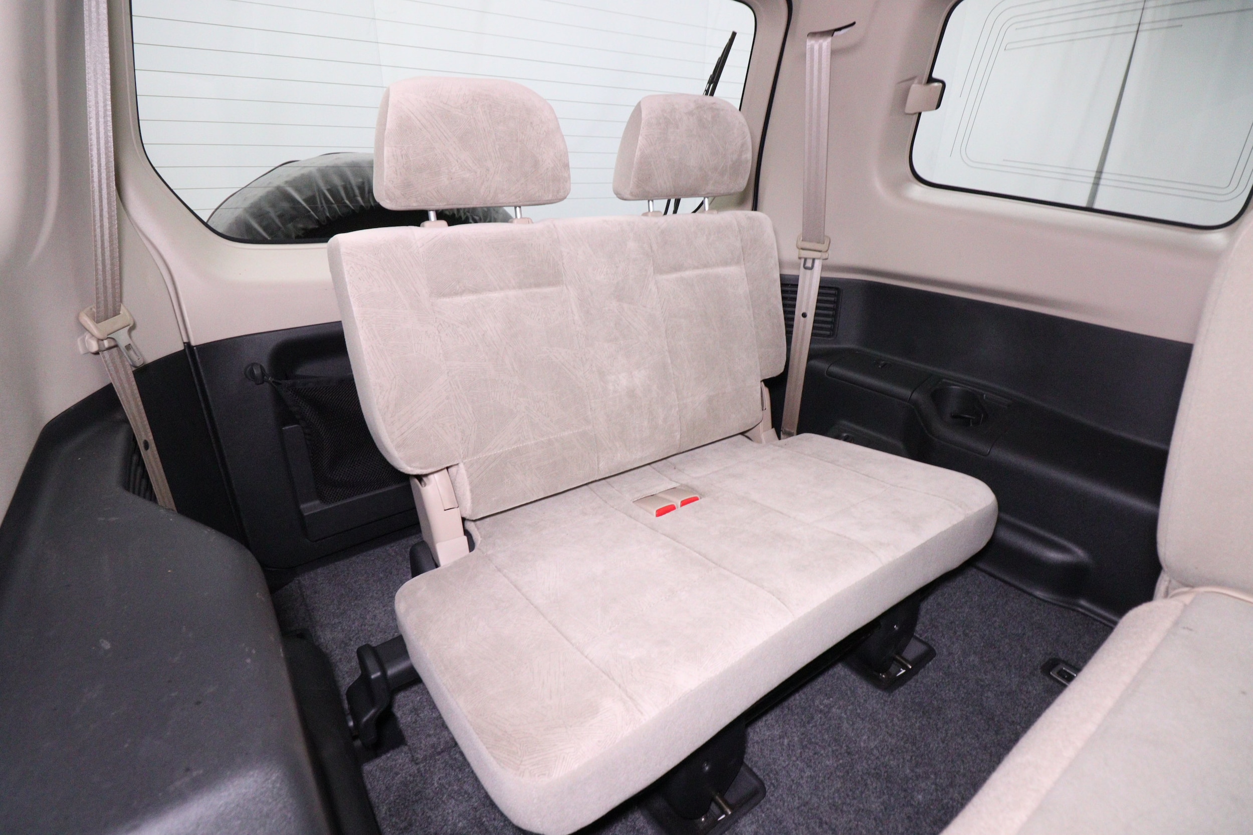 2000 Mitsubishi Pajero 21