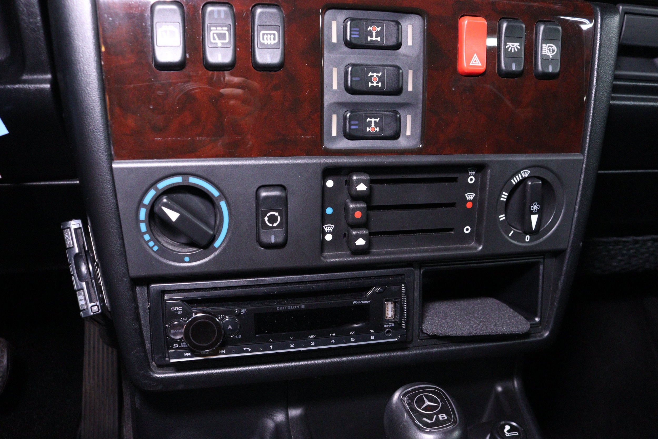 2000 Mercedes Benz AMG G55L 14