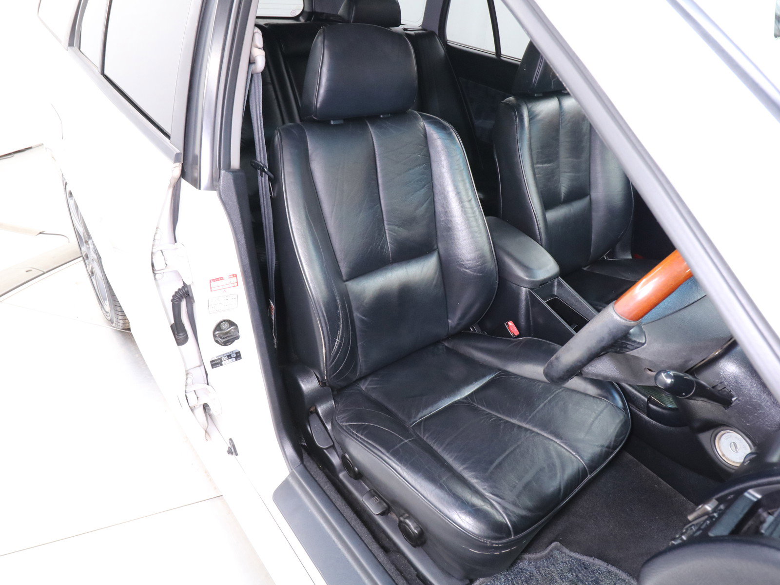 1998 Mitsubishi Legnum 17