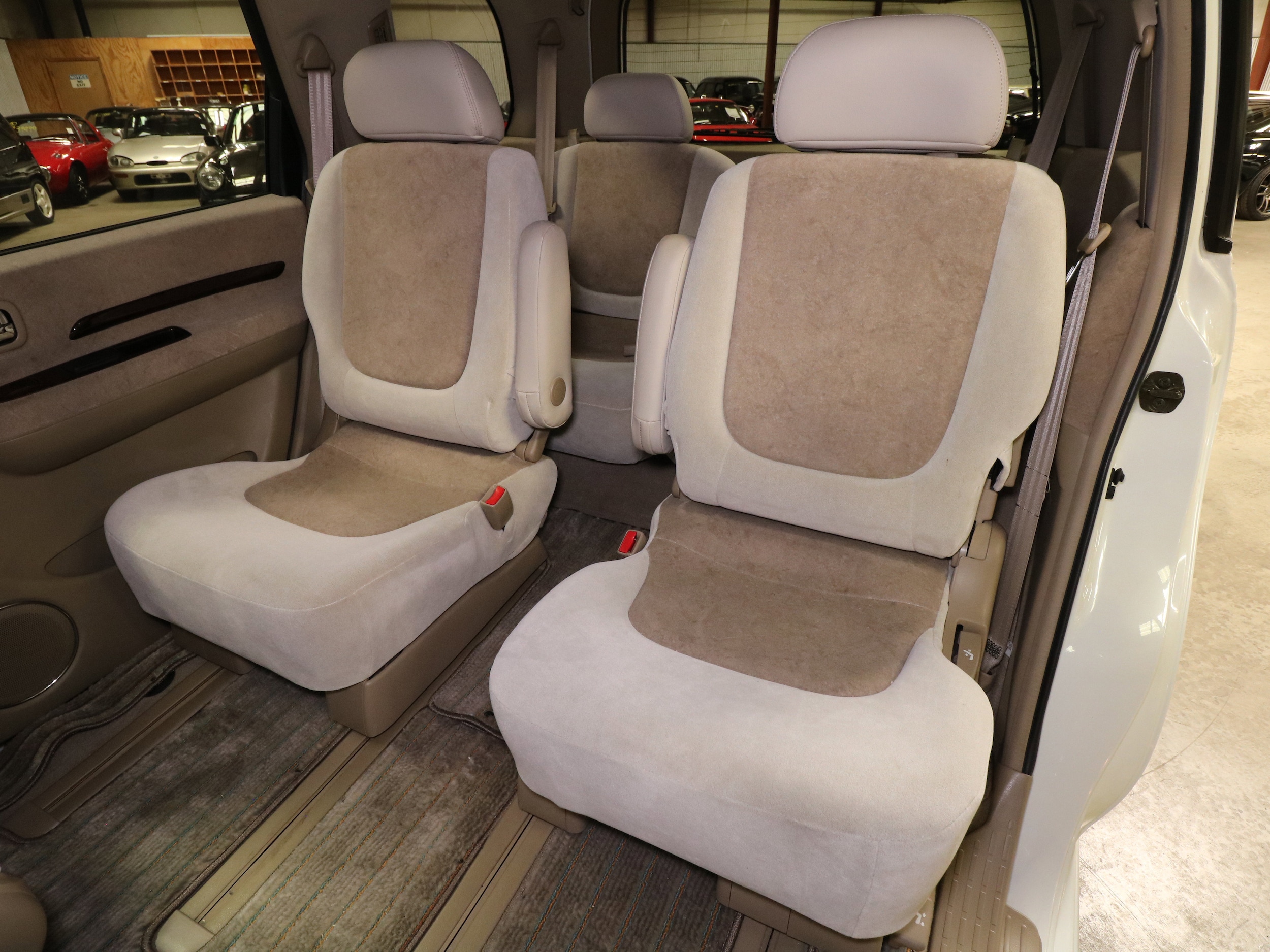 1999 Nissan Presage 18