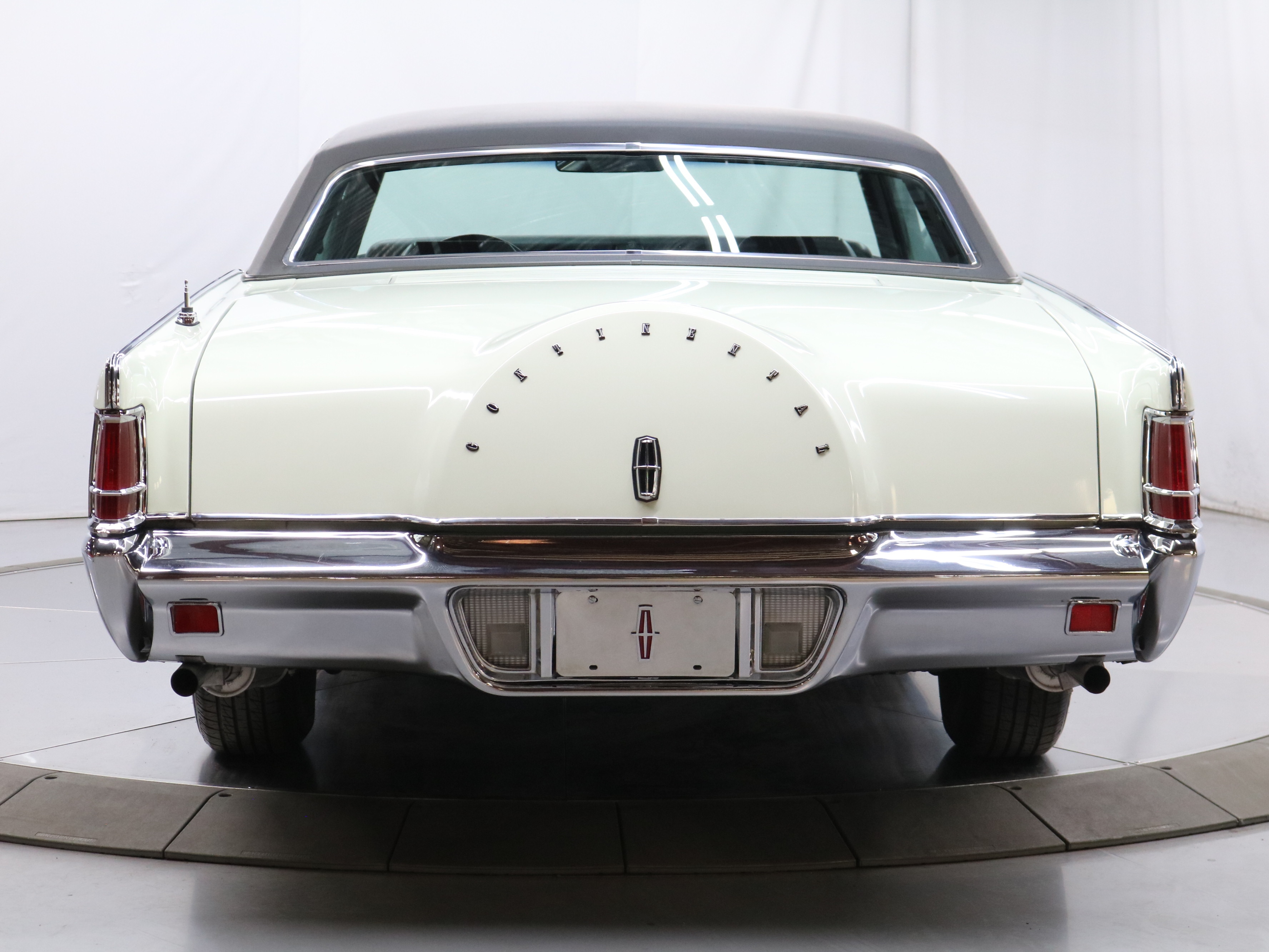 1970 Lincoln Mark III 6