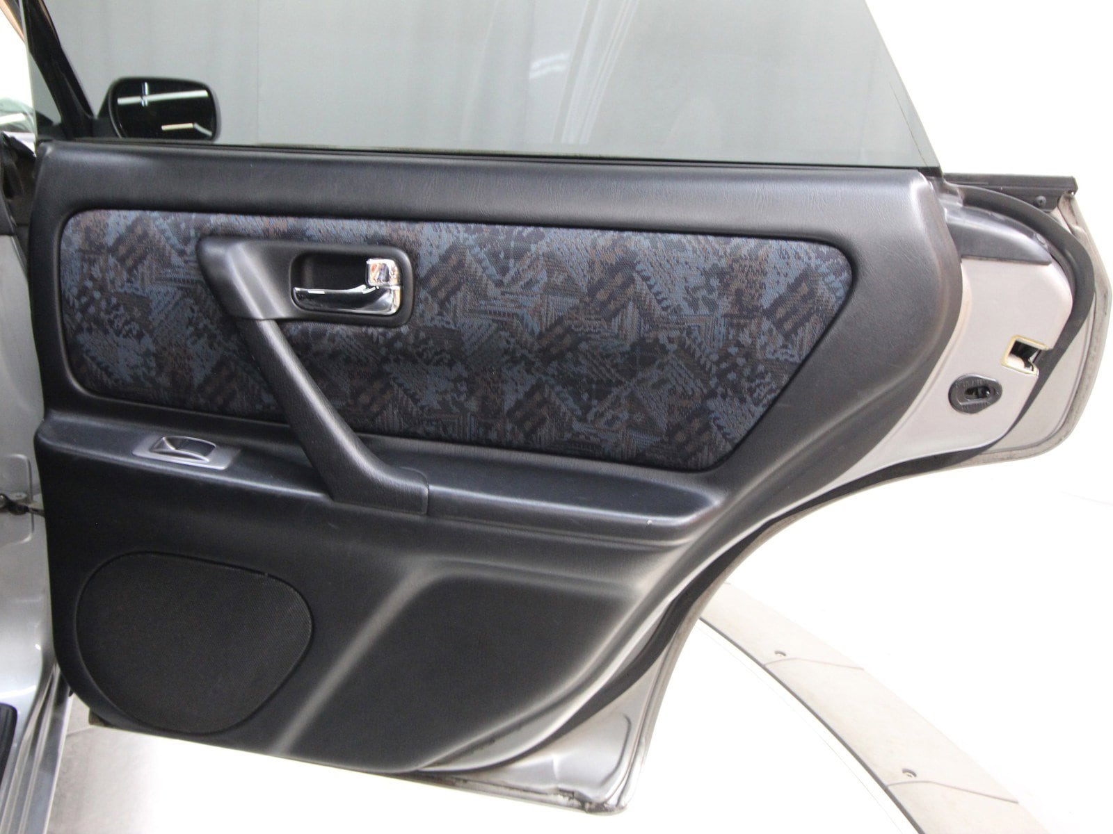 1997 Nissan Stagea 22