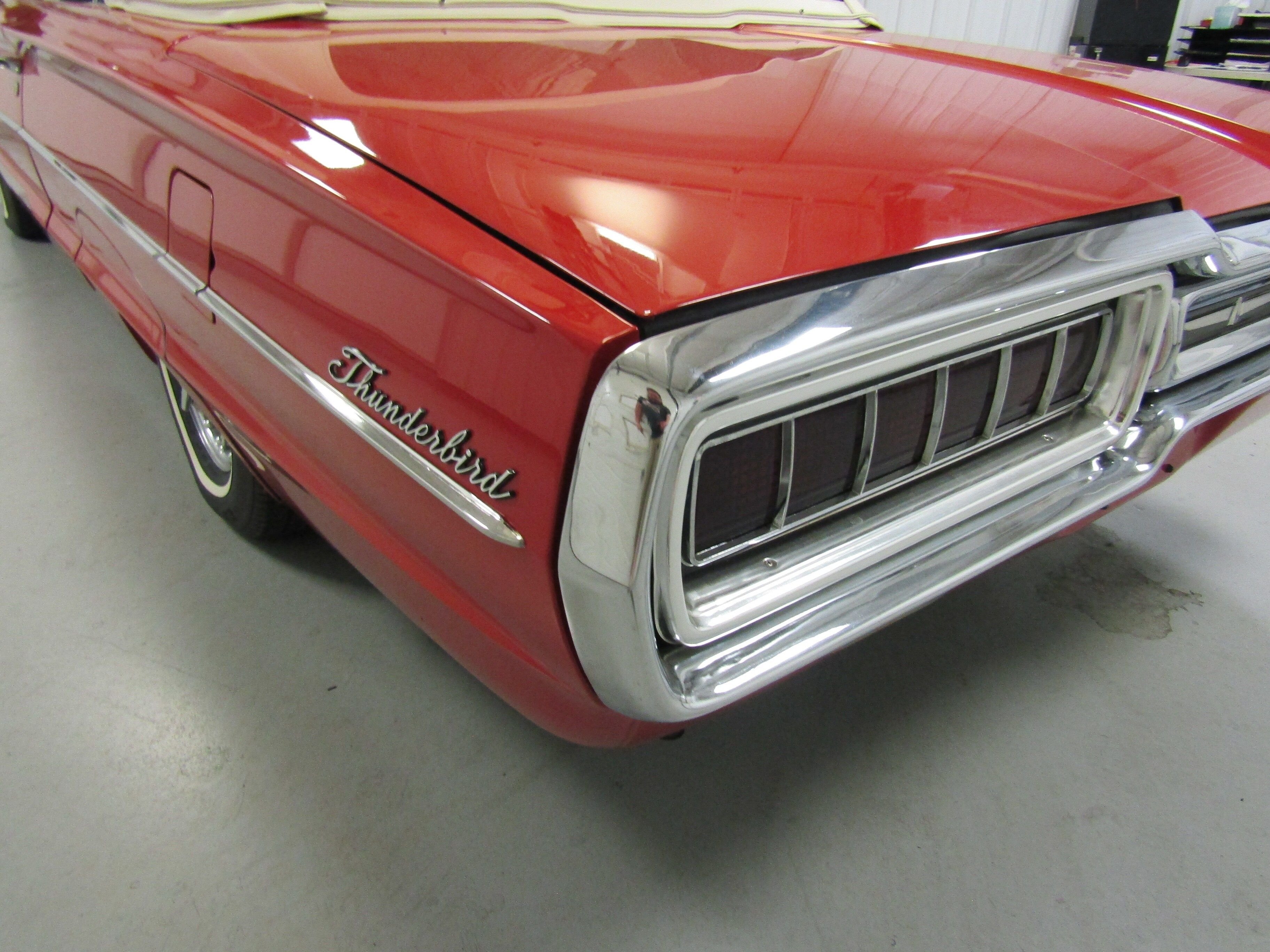 1965 Ford Thunderbird 43