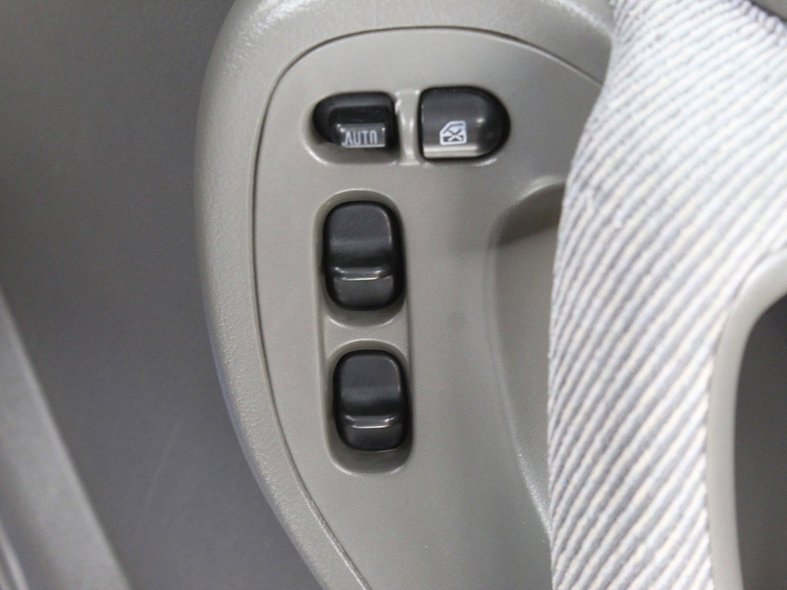 1992 Nissan Sunny 24