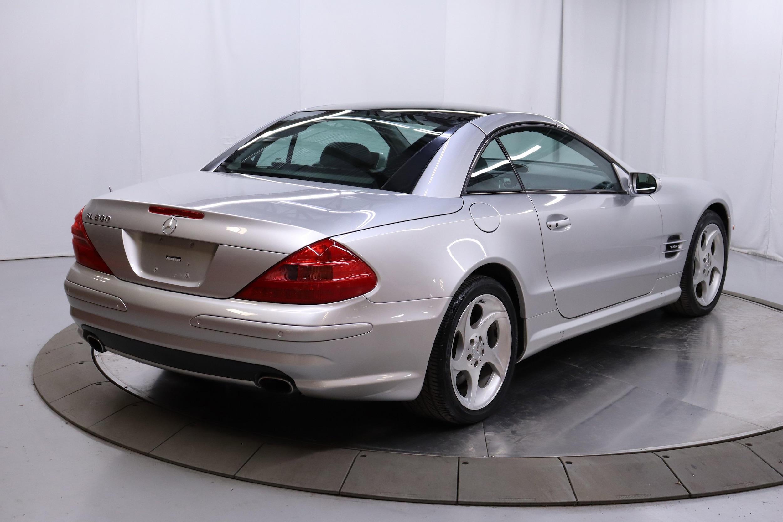 2004 Mercedes-Benz SL-Class 10
