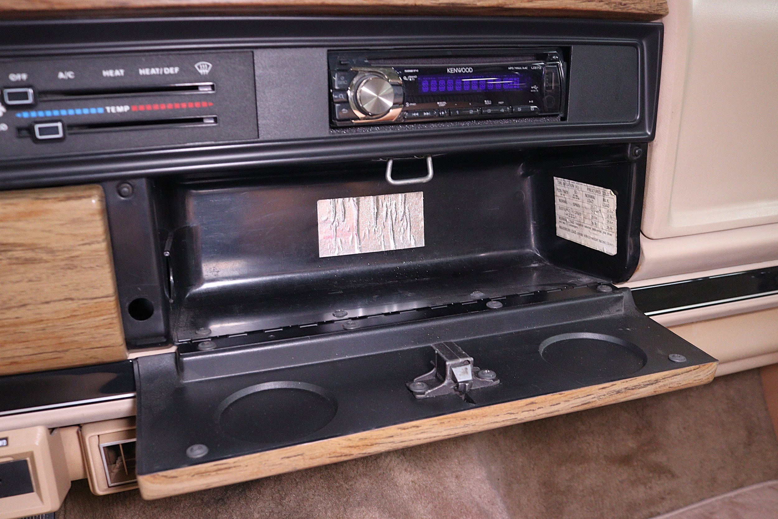 1997 Jeep Grand Wagoneer 57